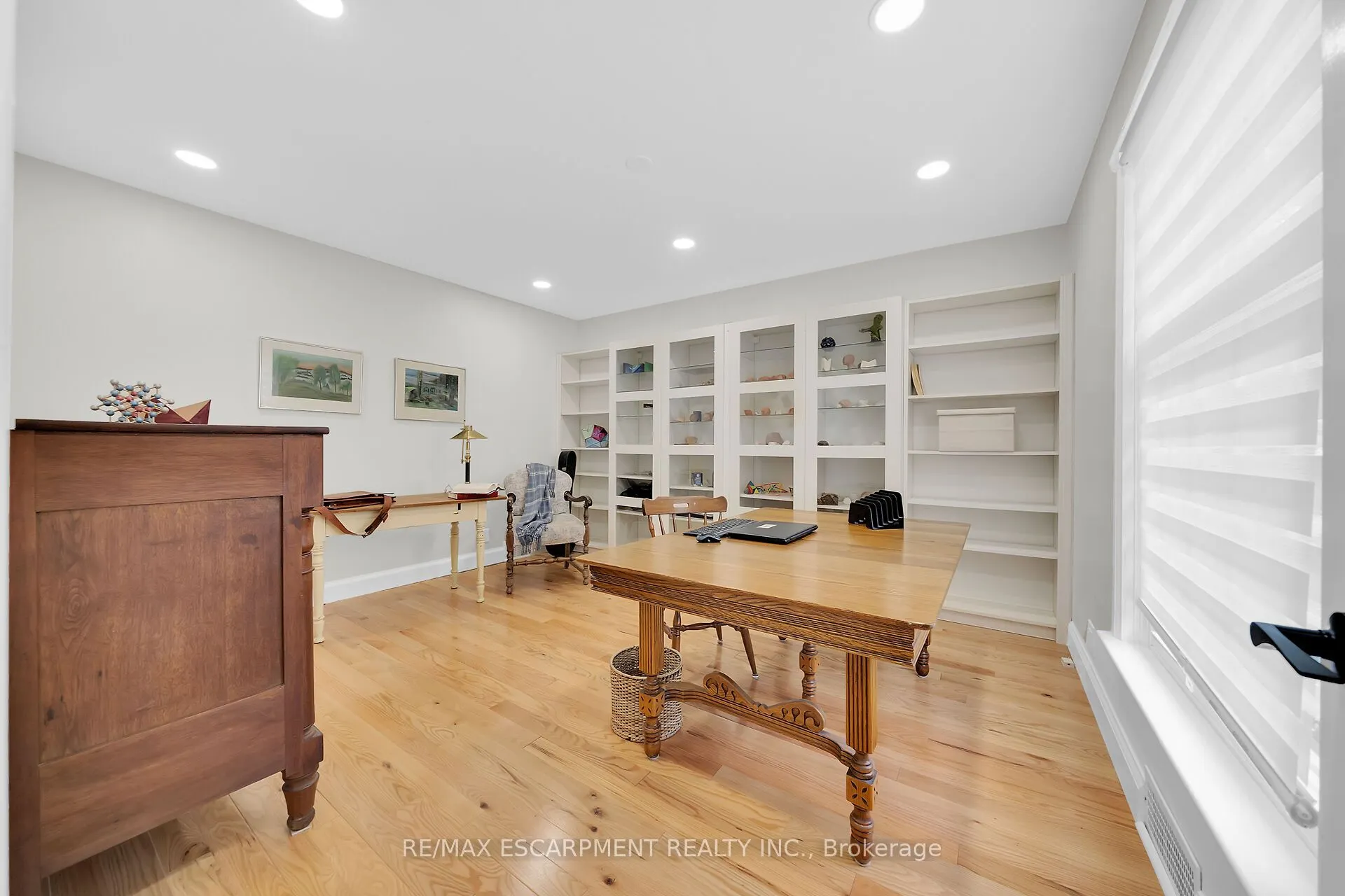 14 SIMCOE Boulevard