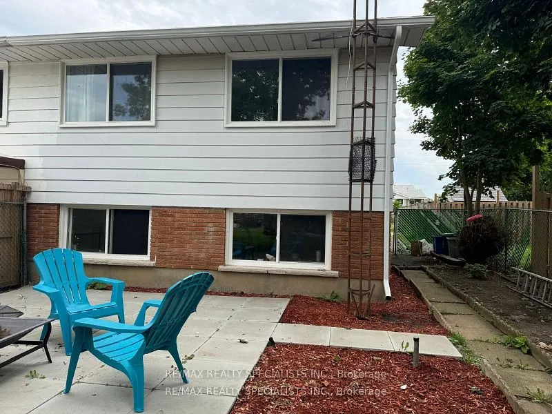32 Canterbury Drive