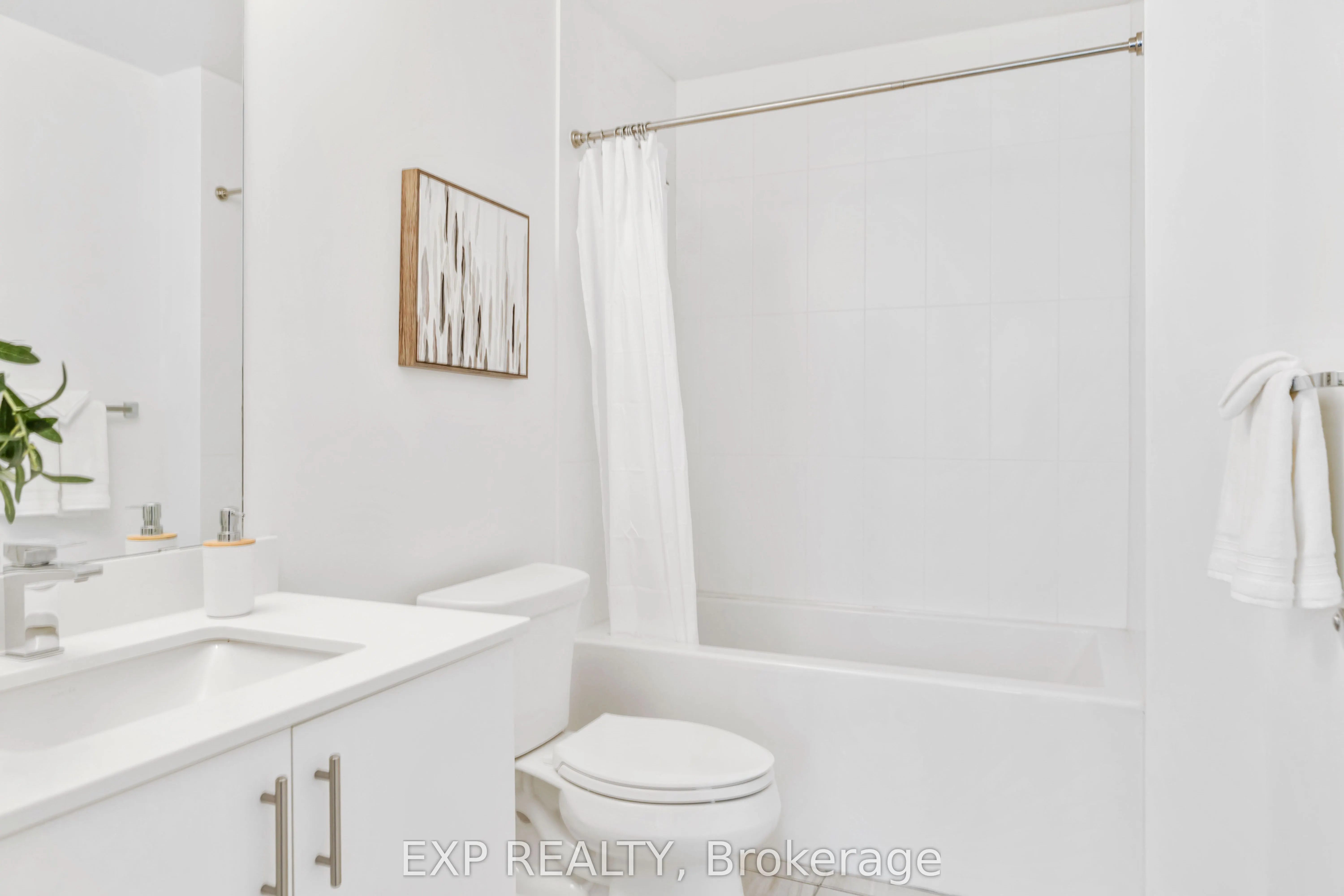 550 North Service Road, #1001