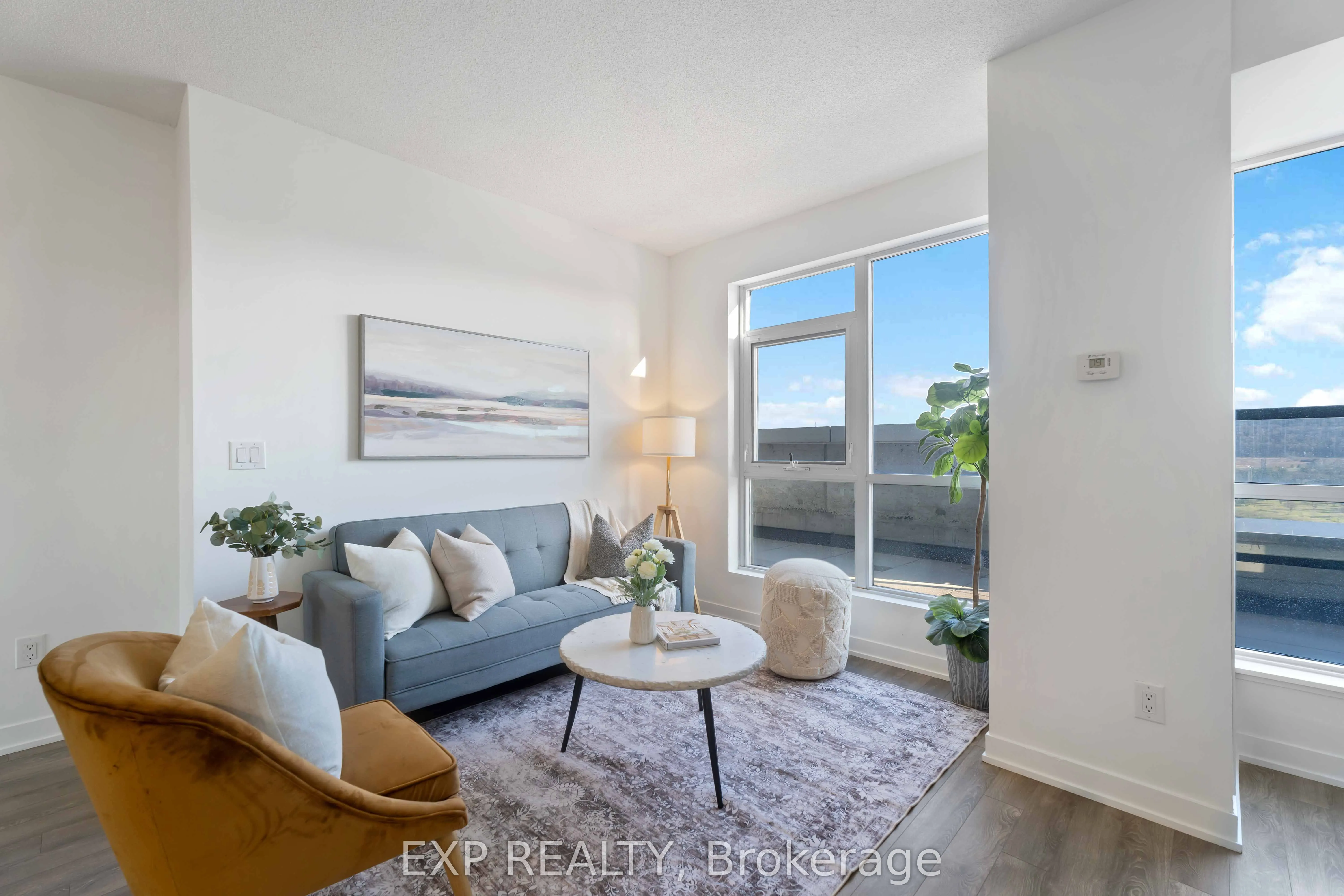 550 North Service Road, #1001