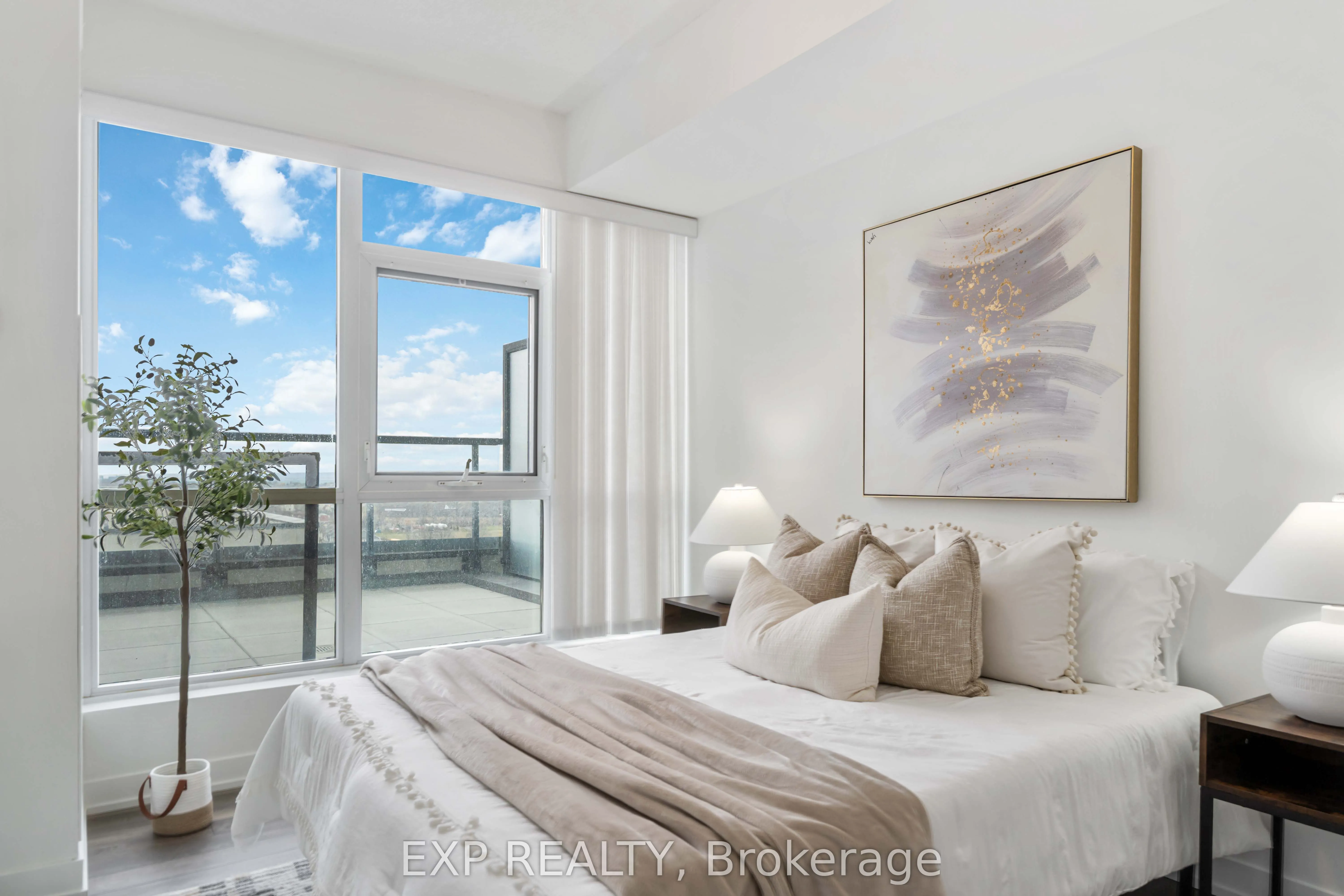 550 North Service Road, #1001