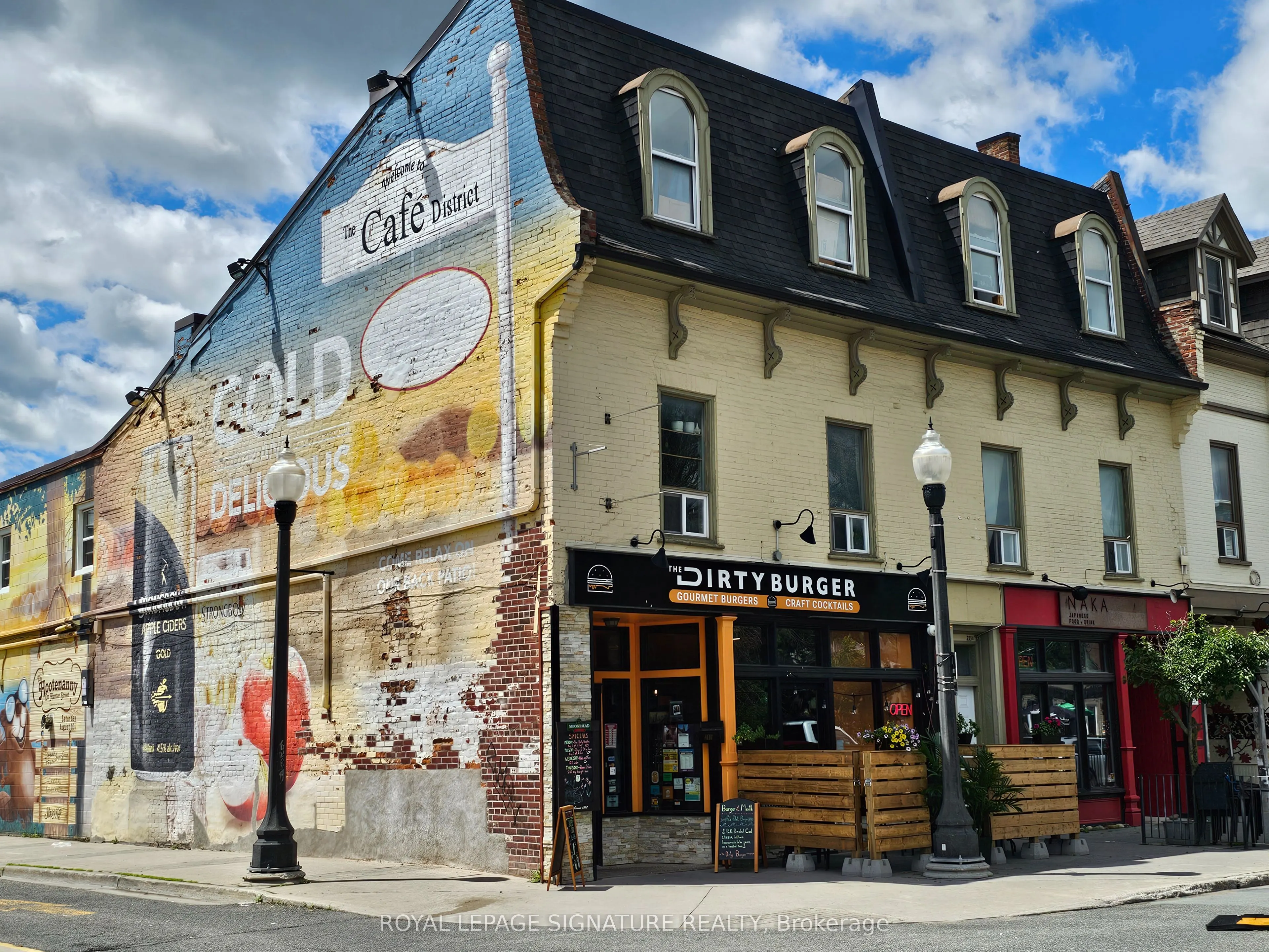 211 Hunter Street W