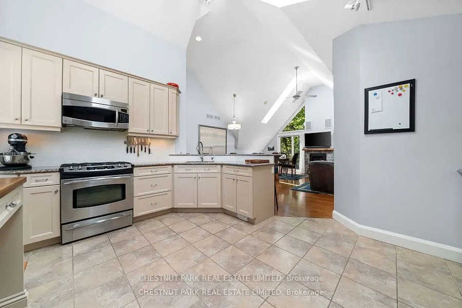 4 Bridge Street, #7