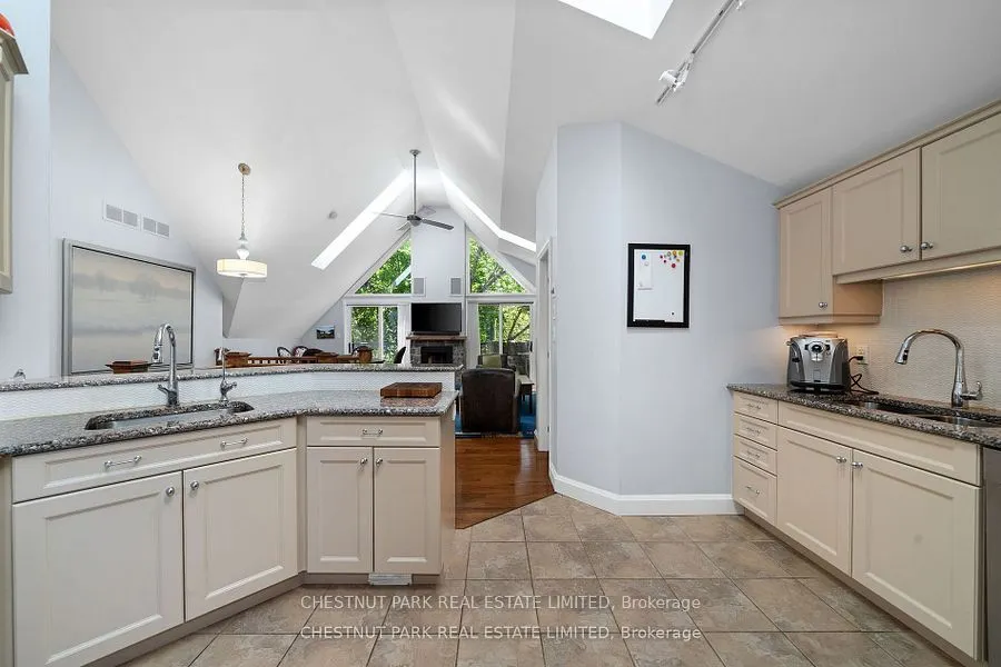 4 Bridge Street, #7