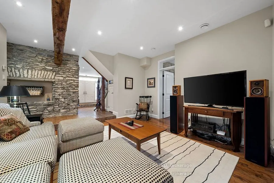 4 Bridge Street, #7