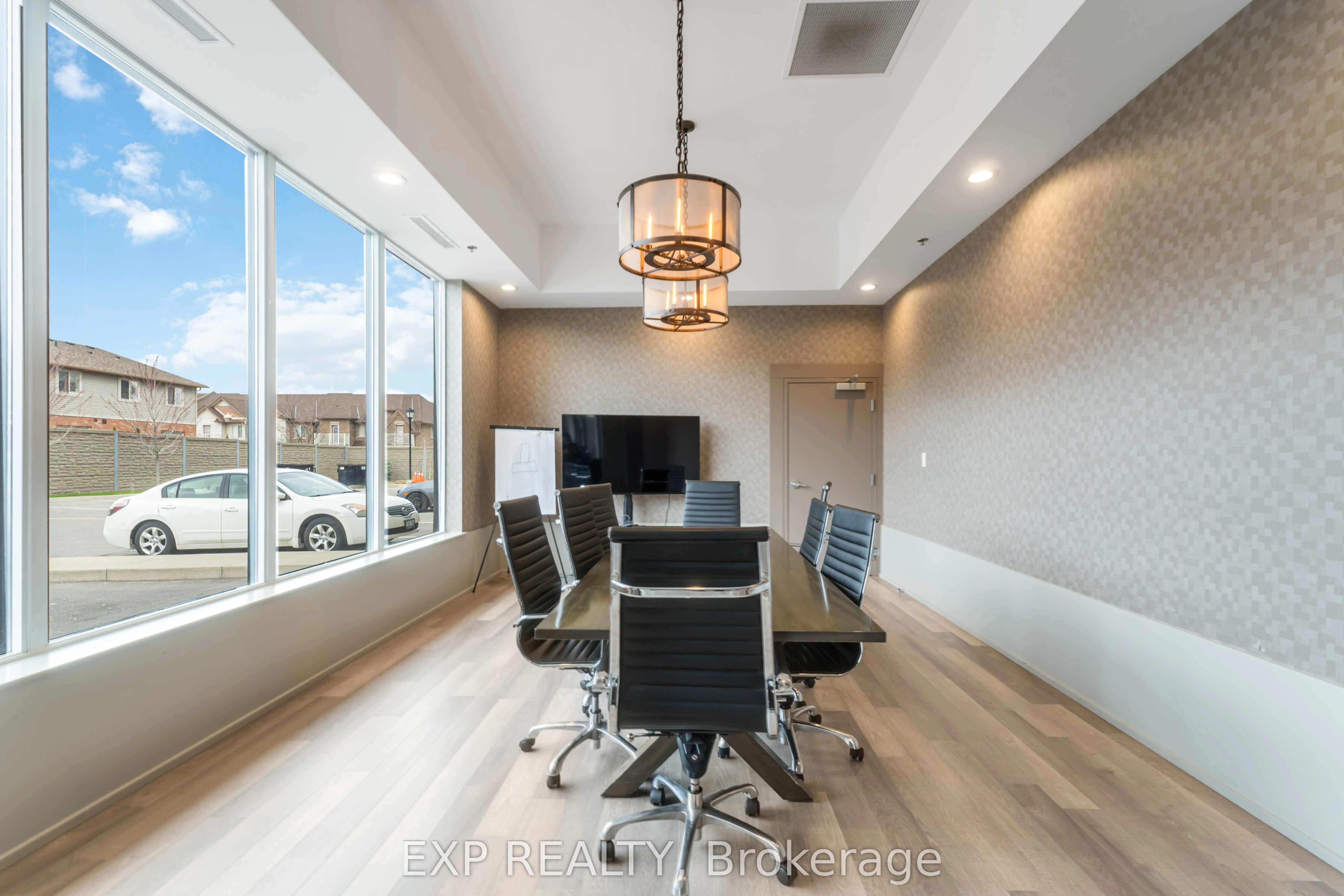 550 North Service Road, #807