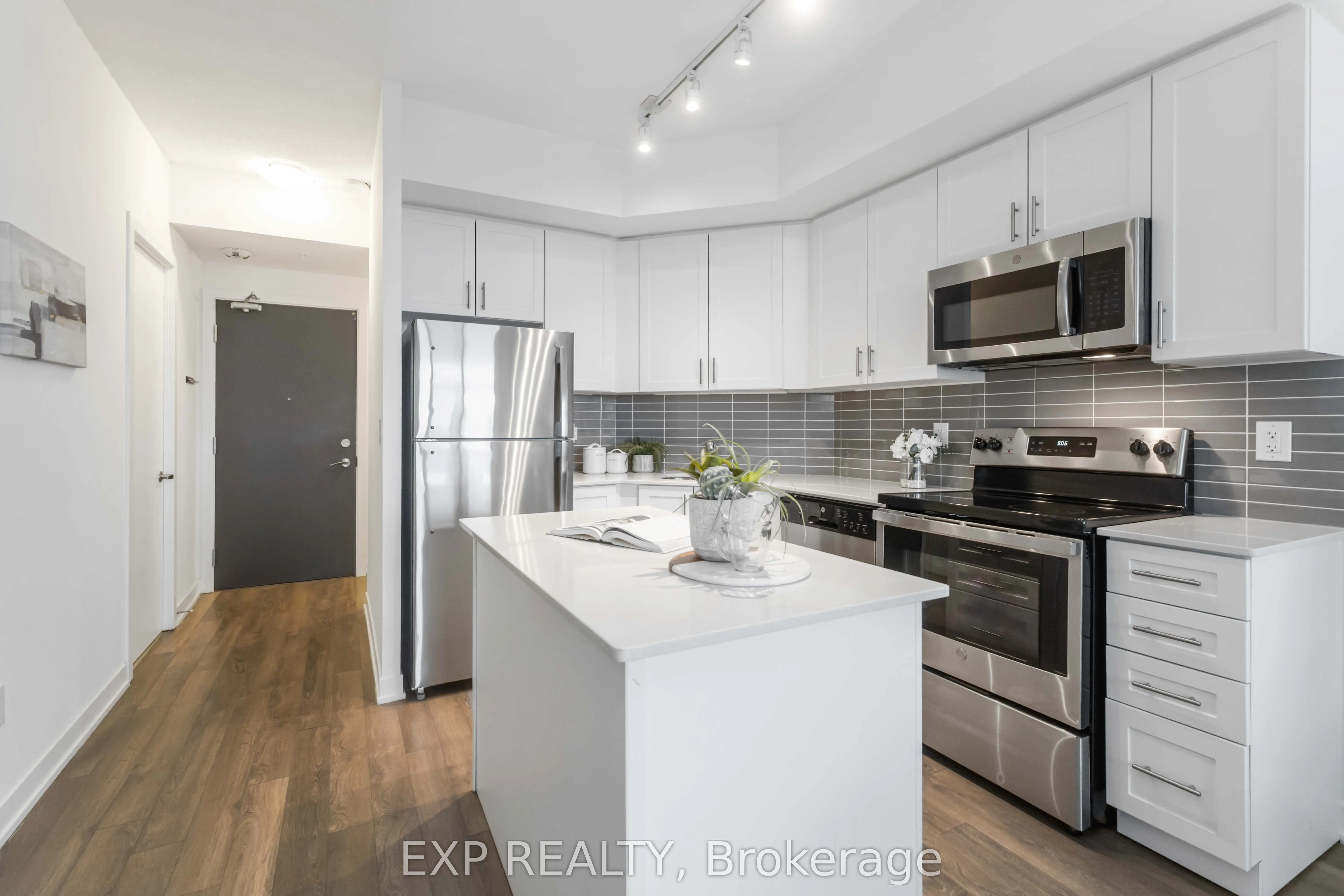 550 North Service Road, #807