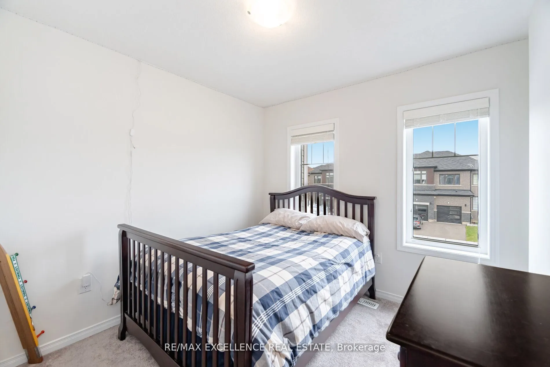 53 Oaktree Drive