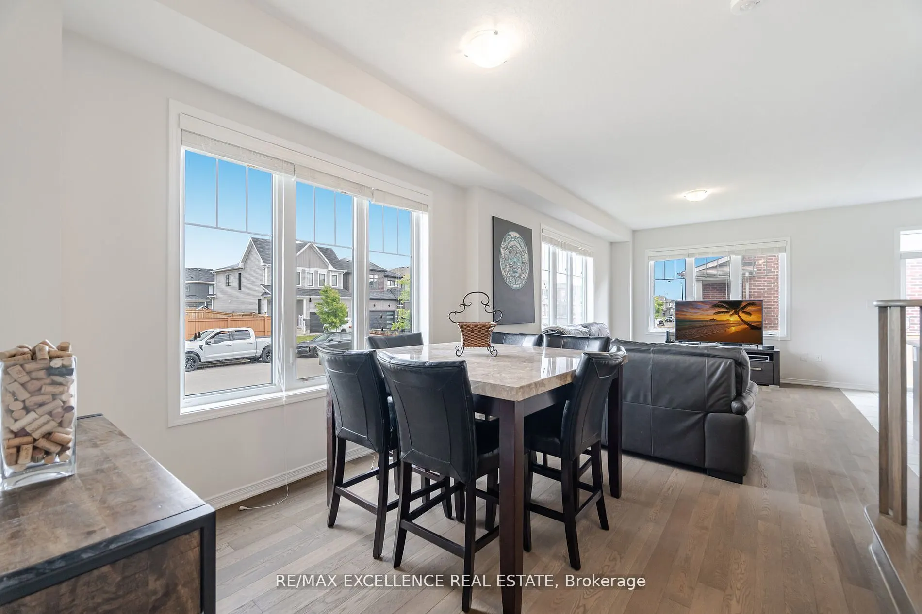 53 Oaktree Drive