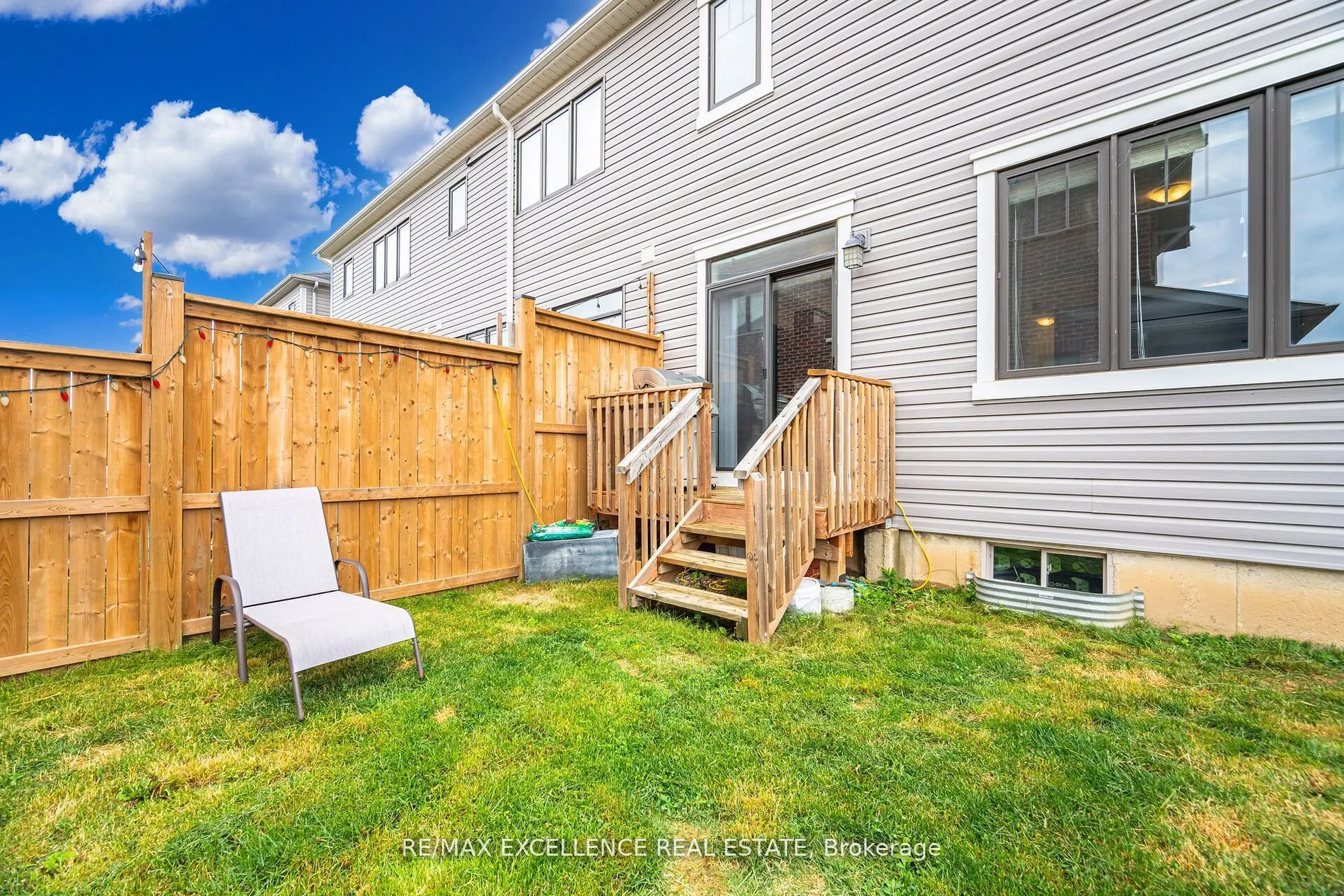 53 Oaktree Drive