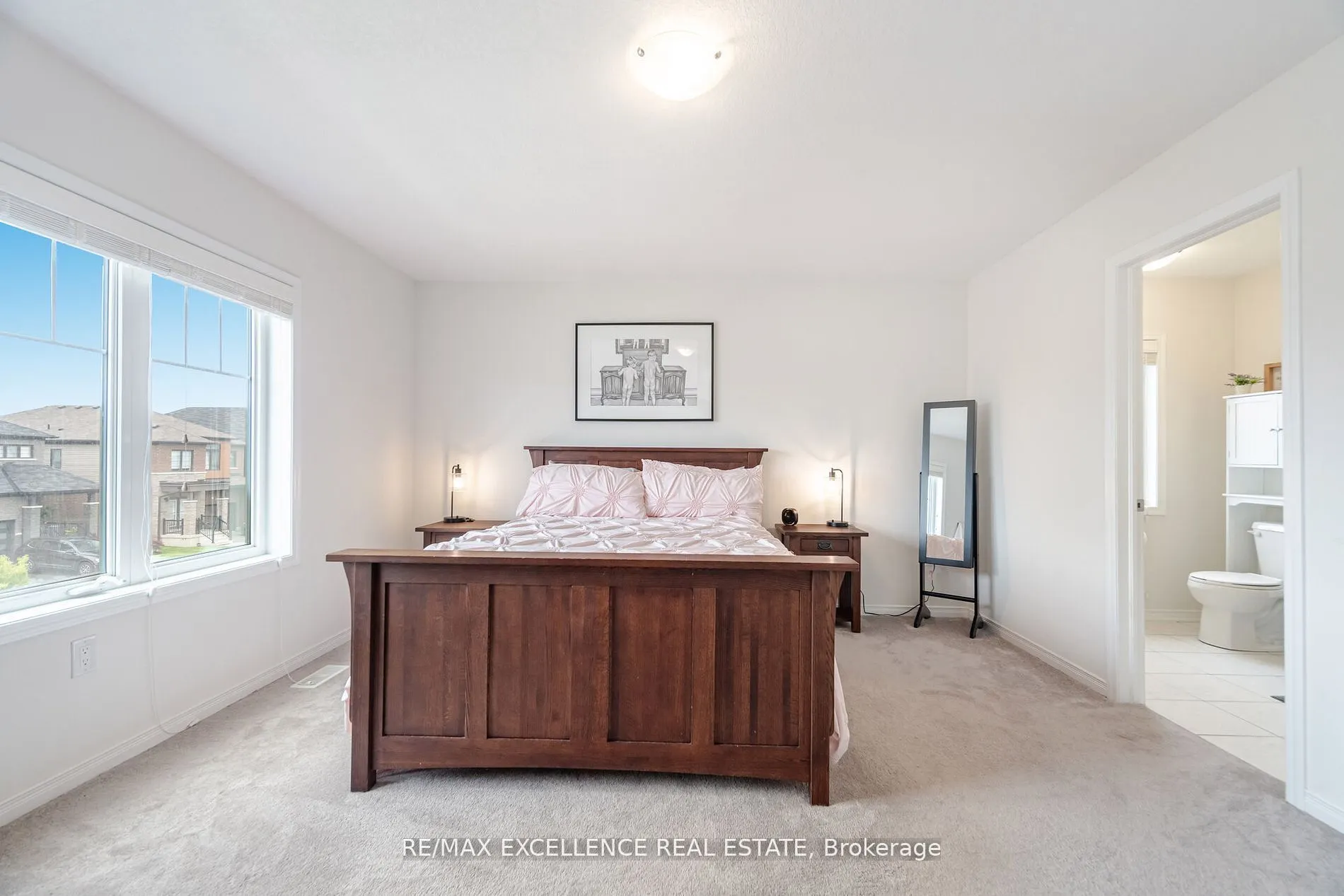 53 Oaktree Drive