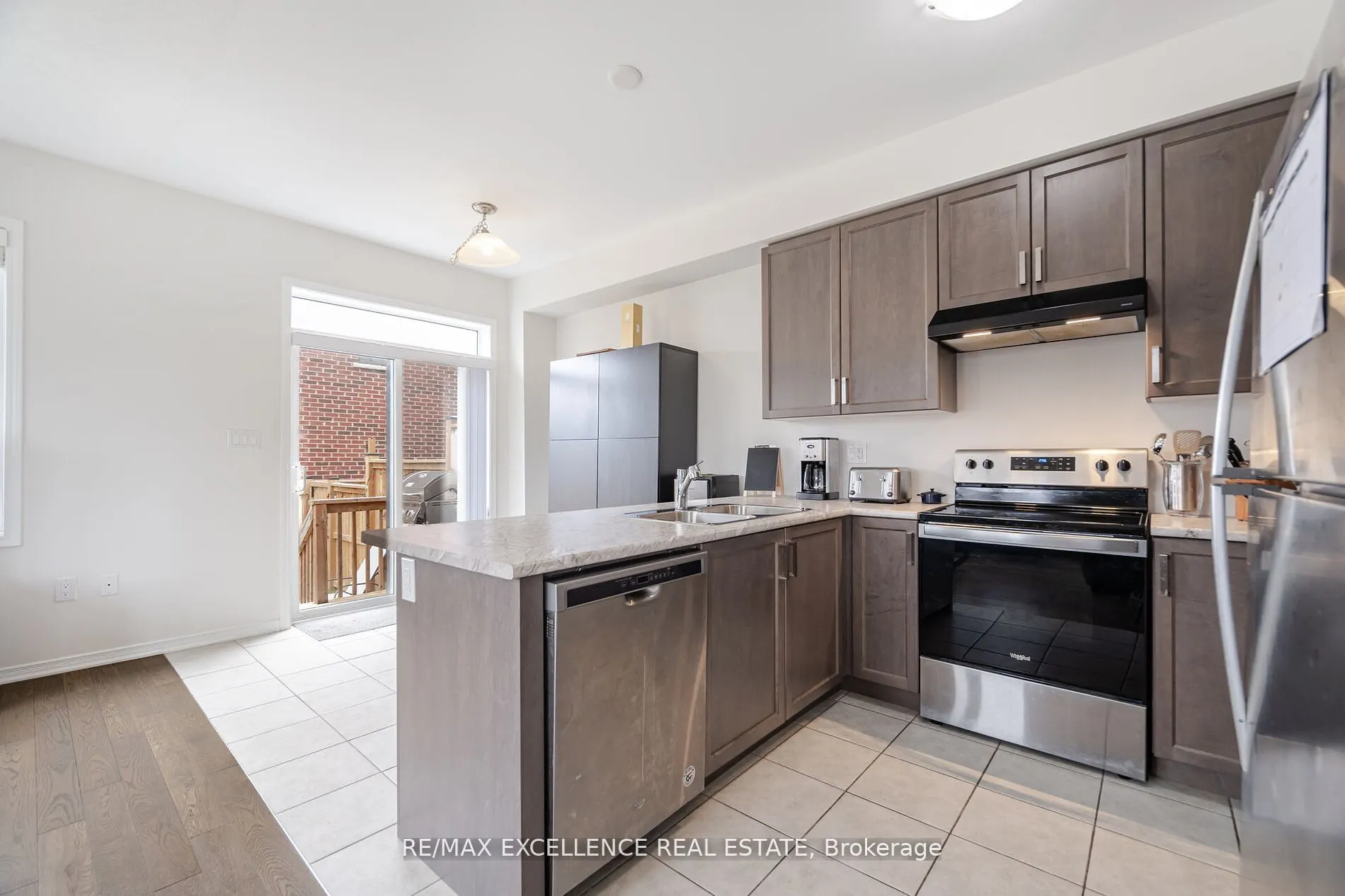 53 Oaktree Drive