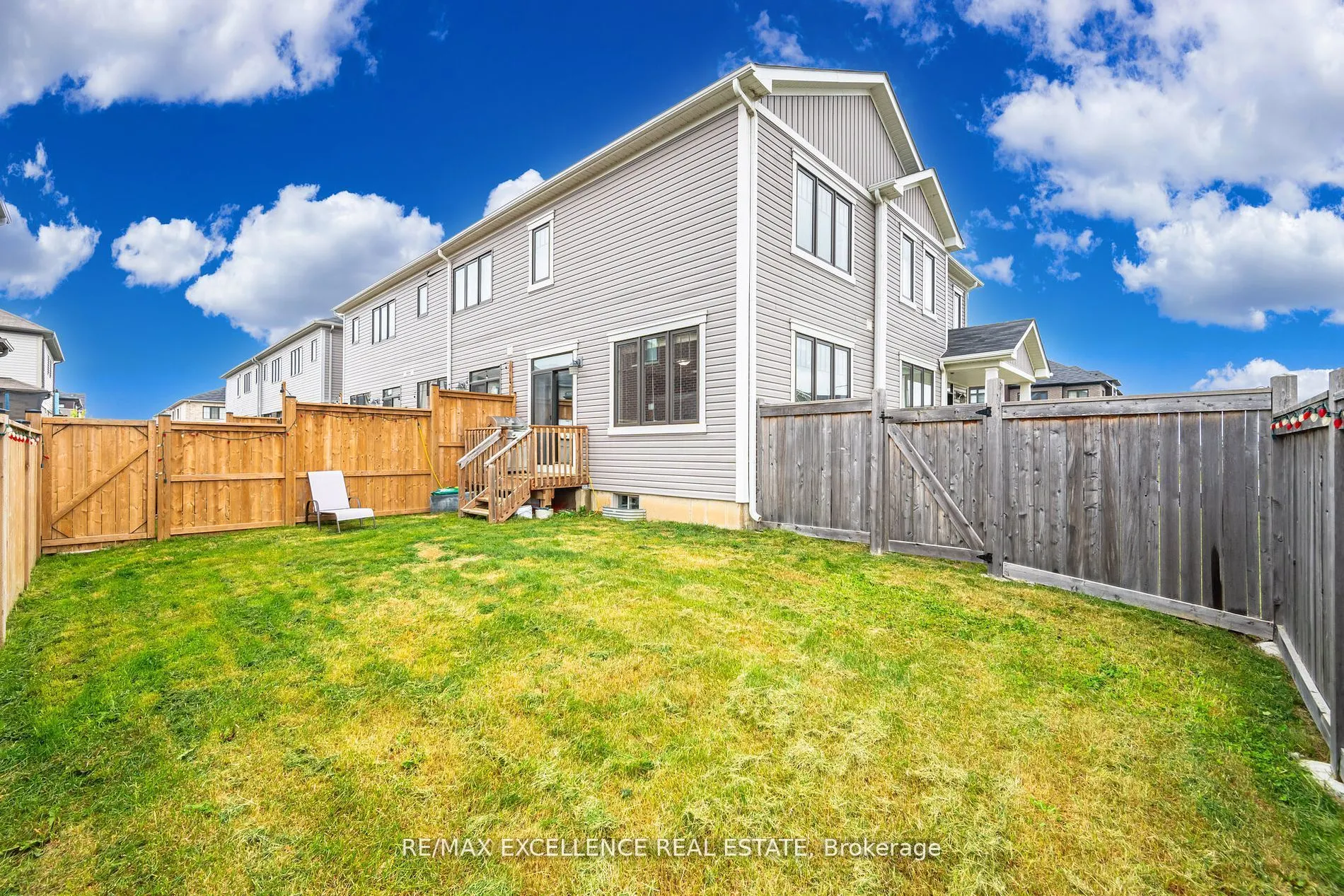 53 Oaktree Drive