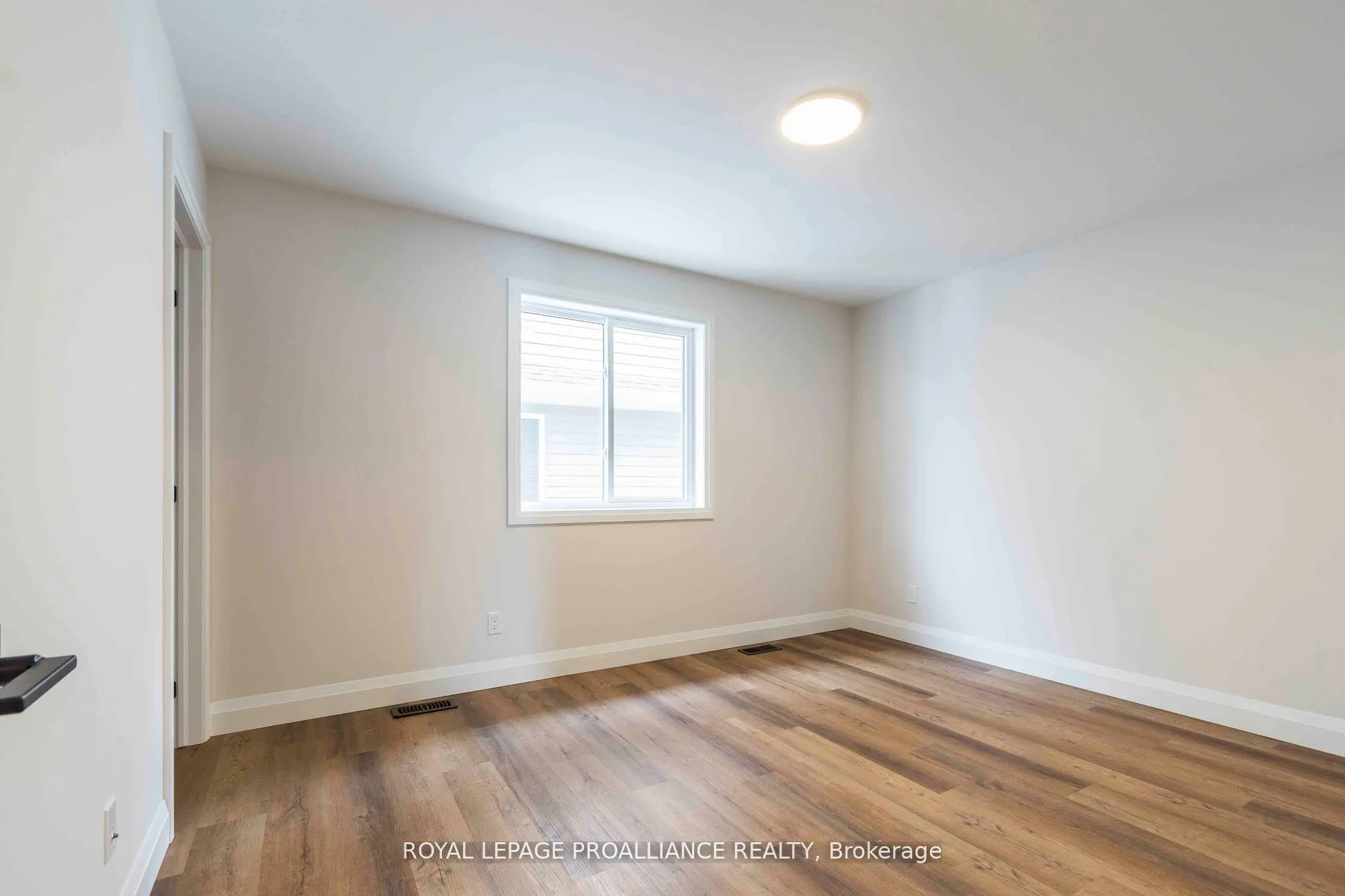 74 Stirling Crescent