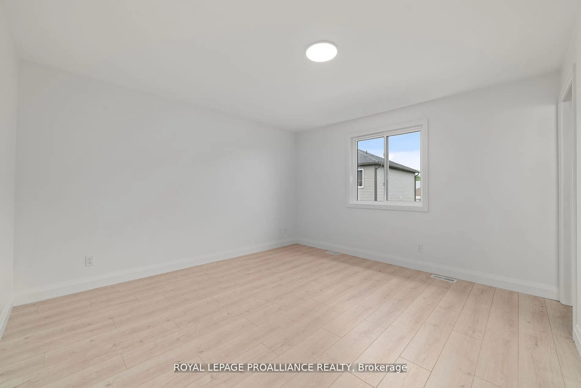 72 Stirling Crescent