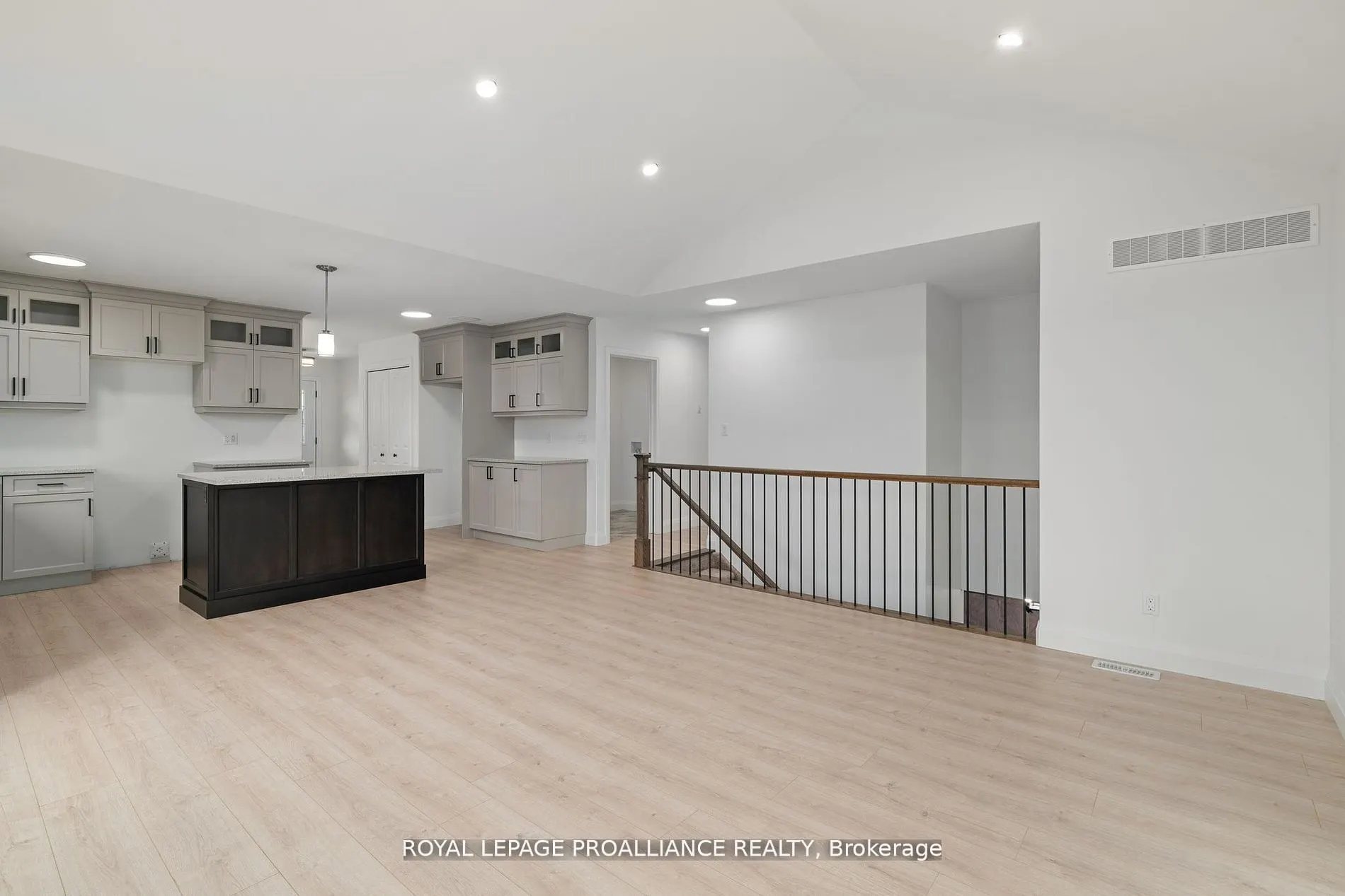 72 Stirling Crescent