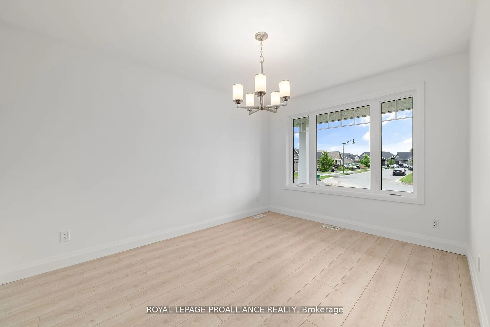 72 Stirling Crescent