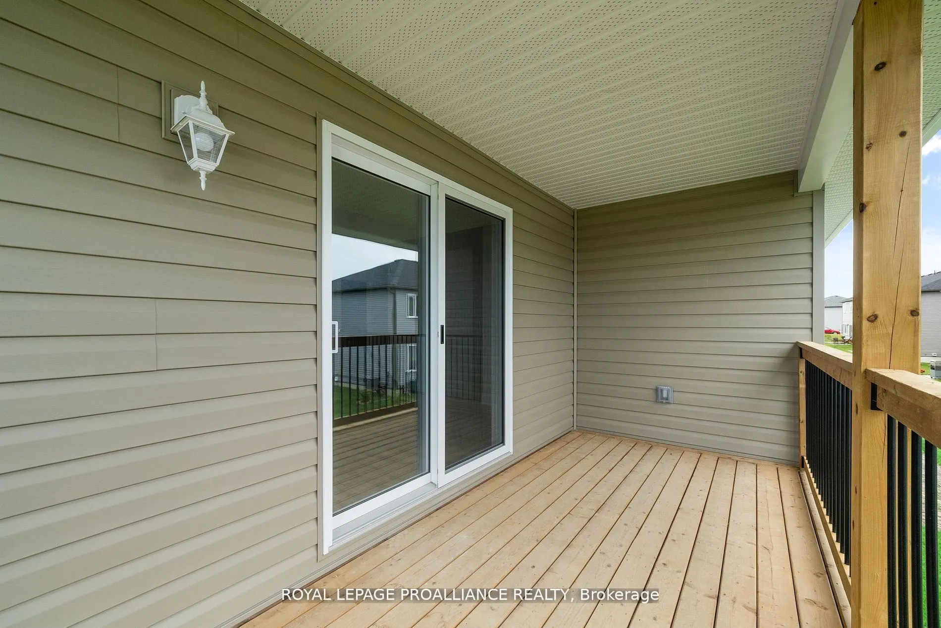 72 Stirling Crescent