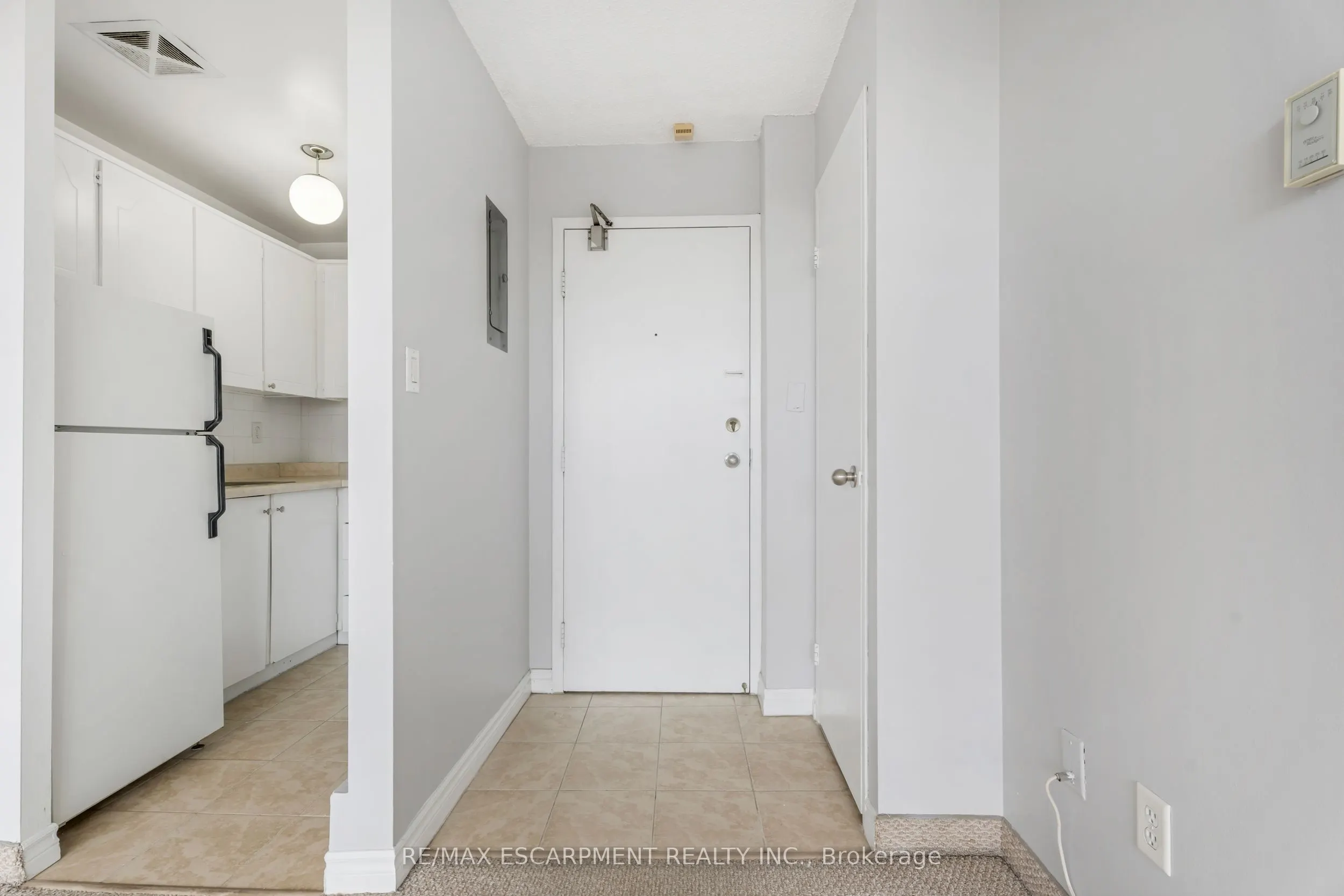 150 CHARLTON Avenue E, #3307