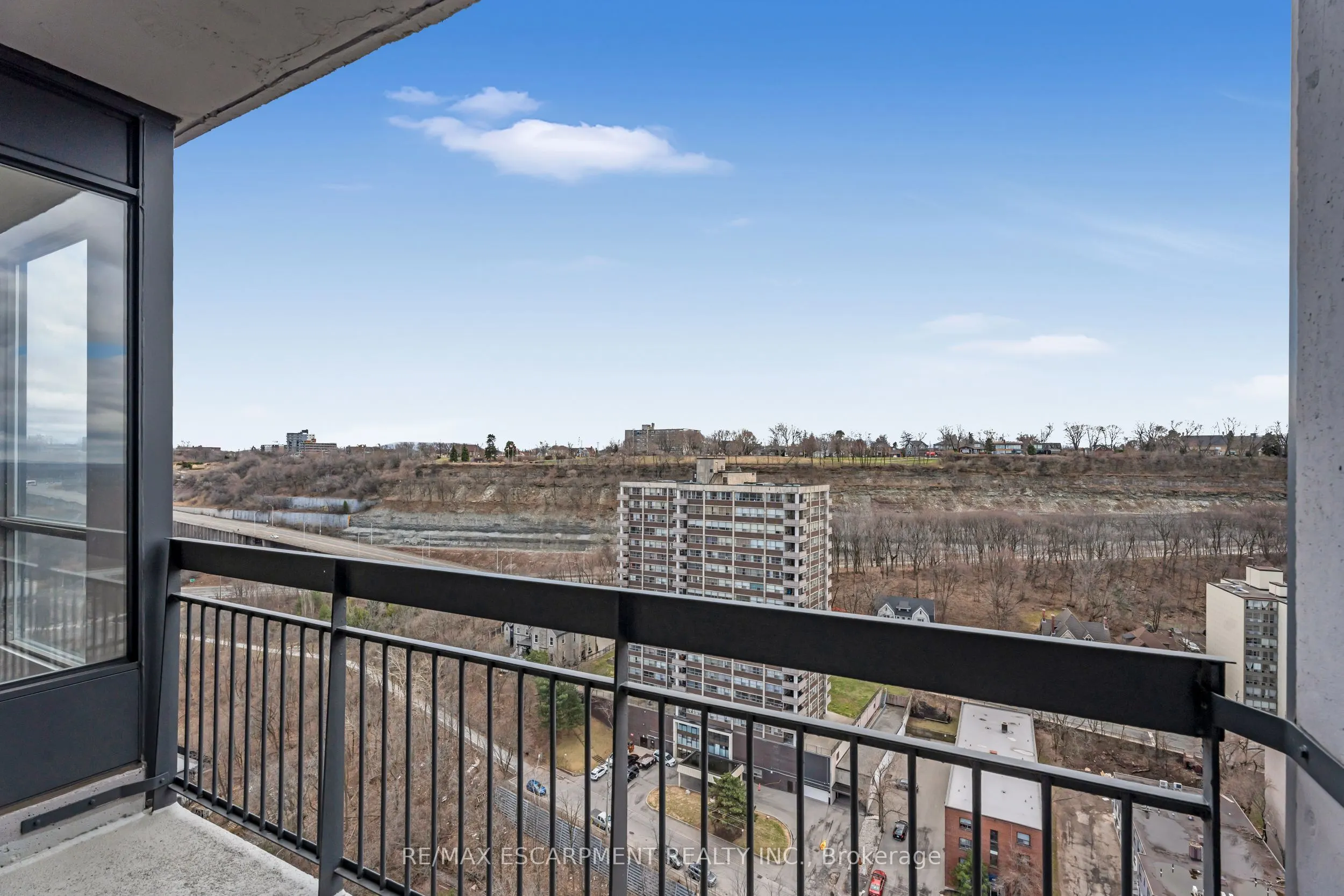 150 CHARLTON Avenue E, #3307