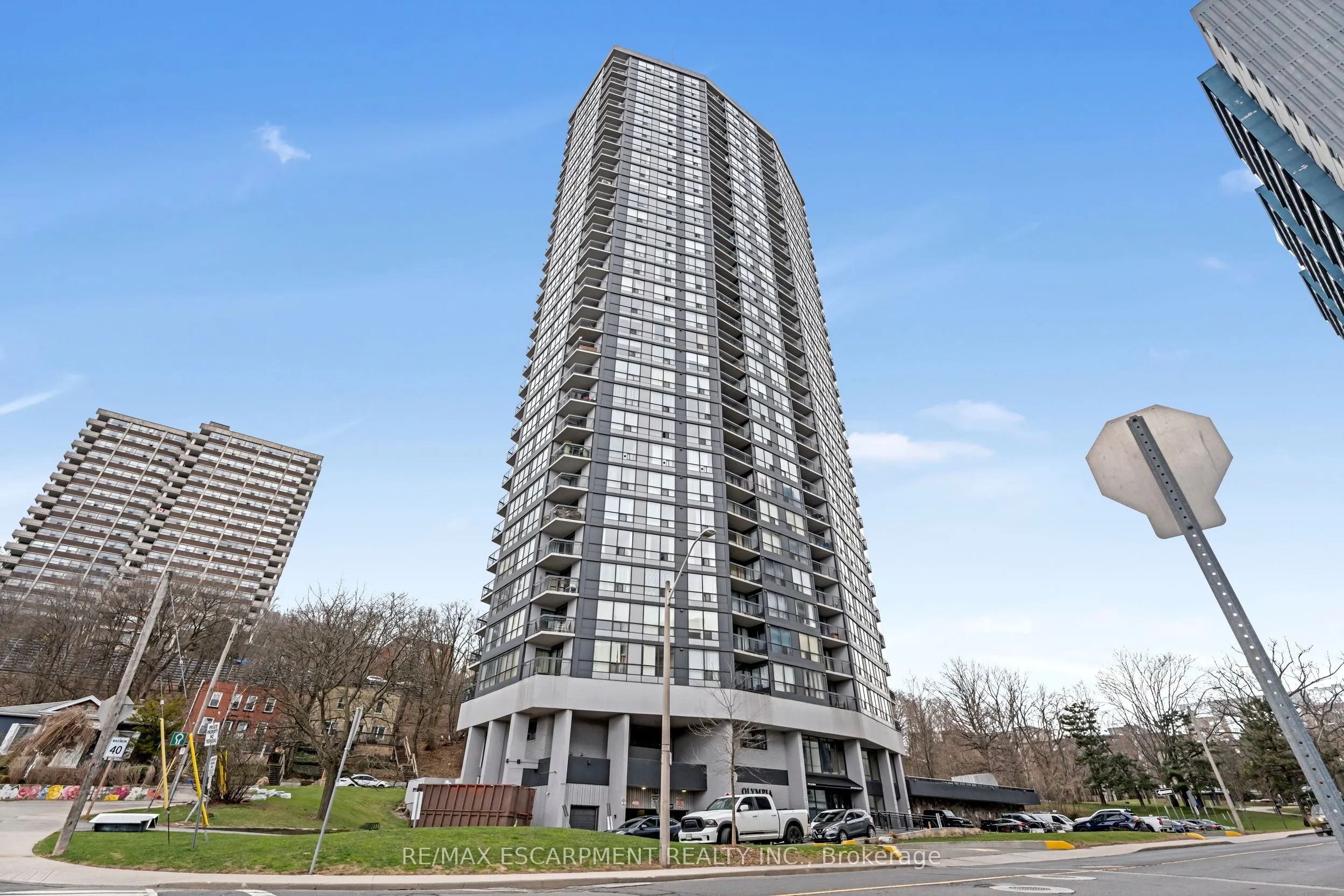 150 CHARLTON Avenue E, #3307