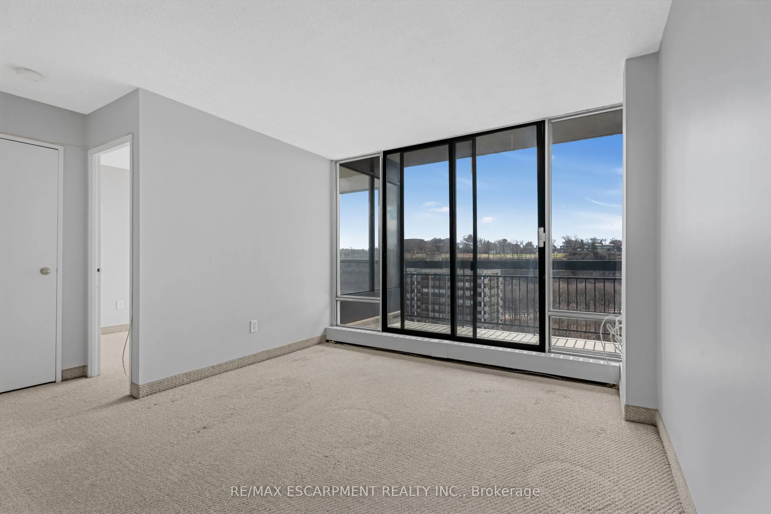 150 CHARLTON Avenue E, #3307