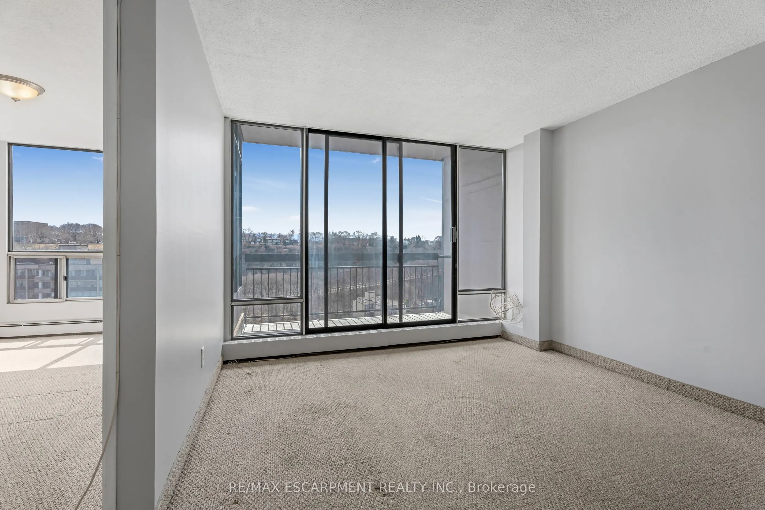 150 CHARLTON Avenue E, #3307