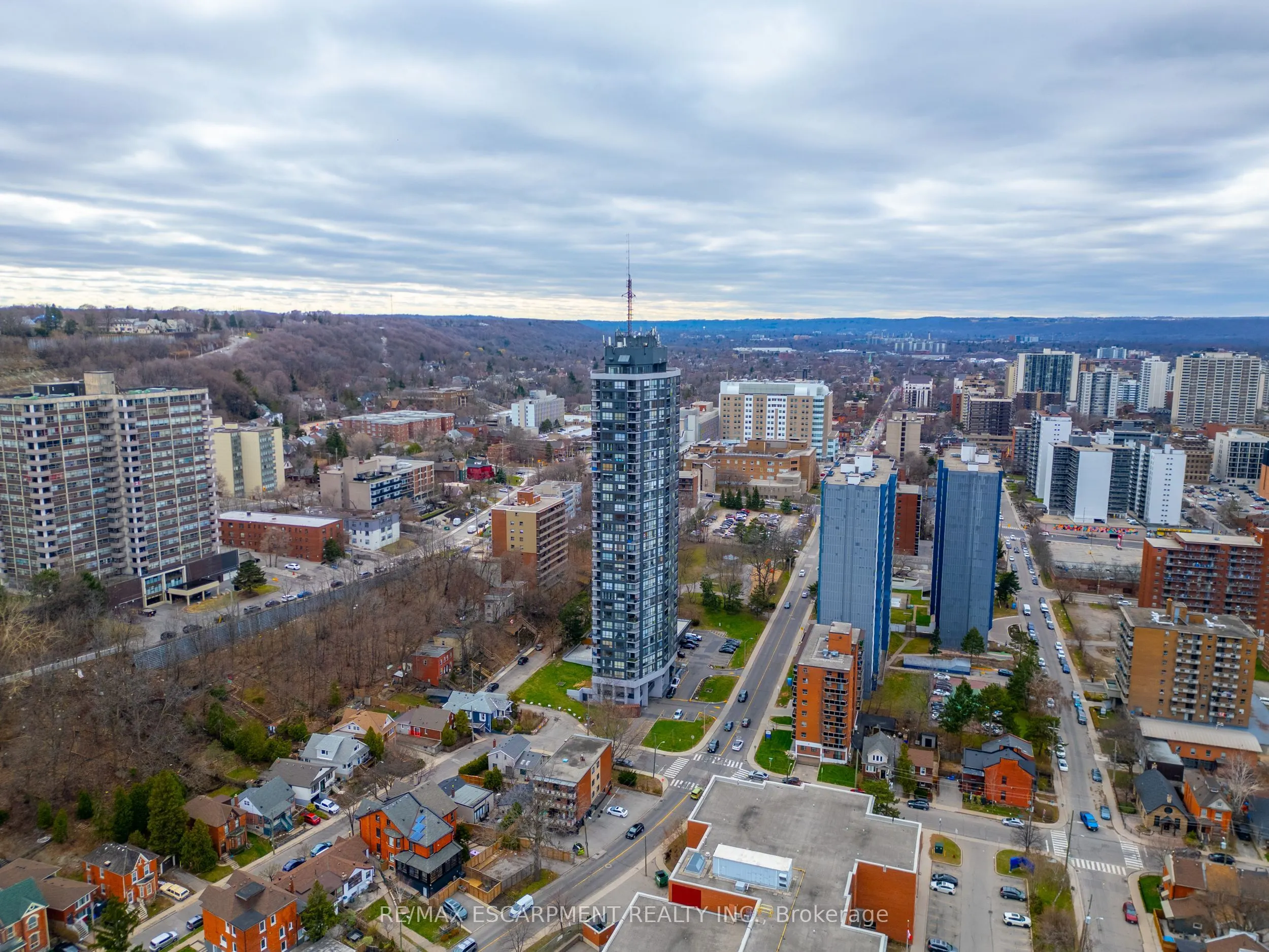 150 CHARLTON Avenue E, #3307