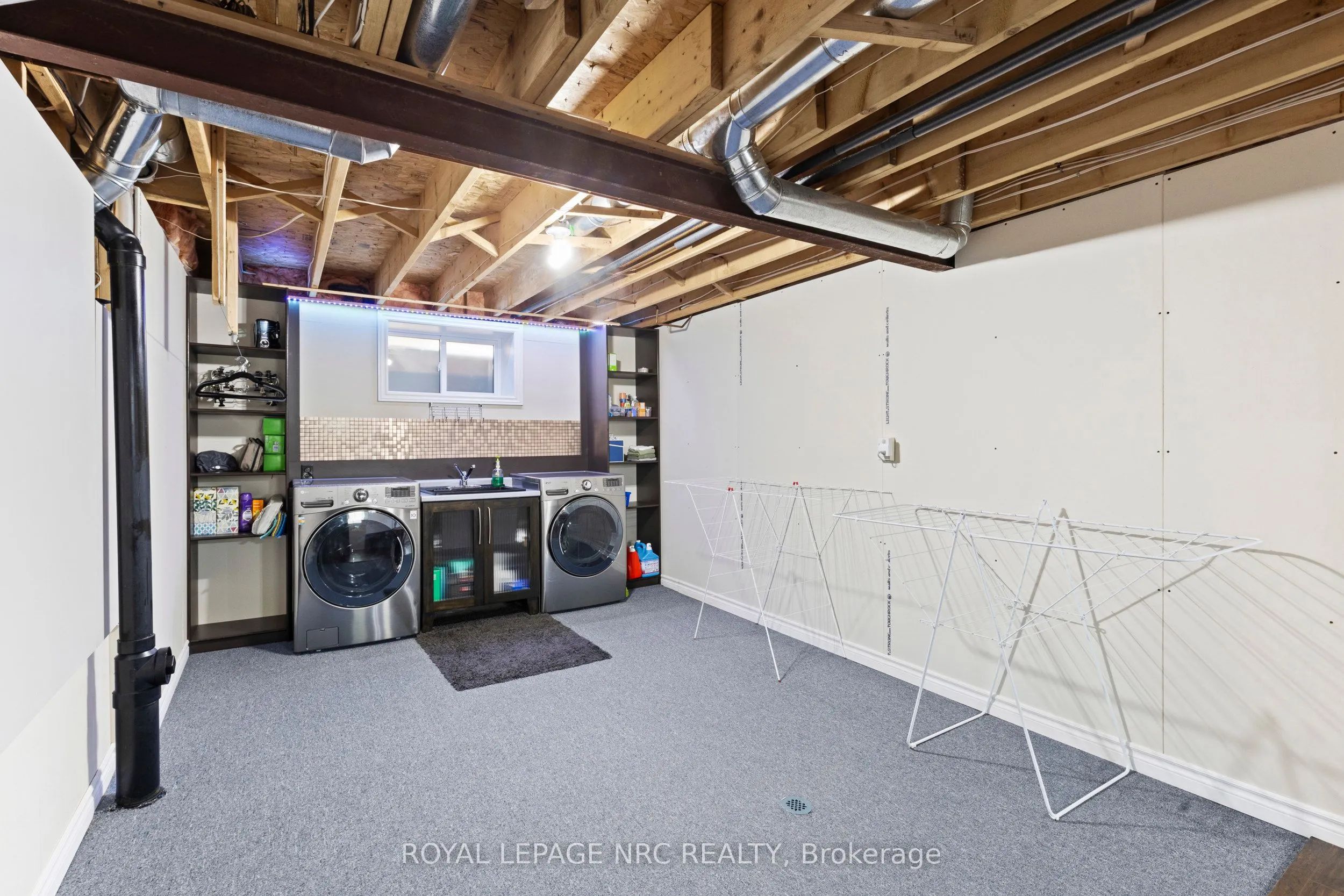 7395 Lakewood Crescent