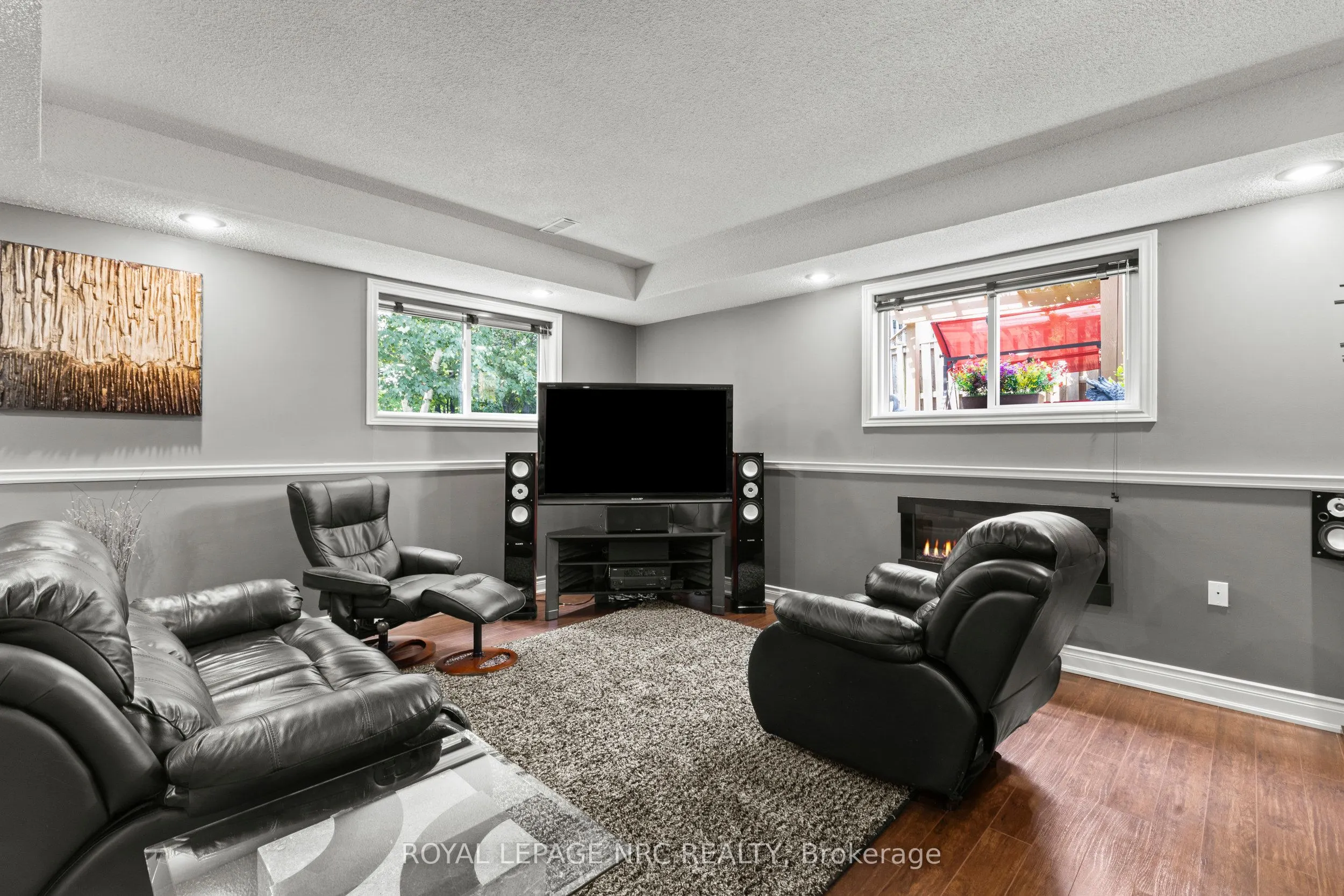 7395 Lakewood Crescent