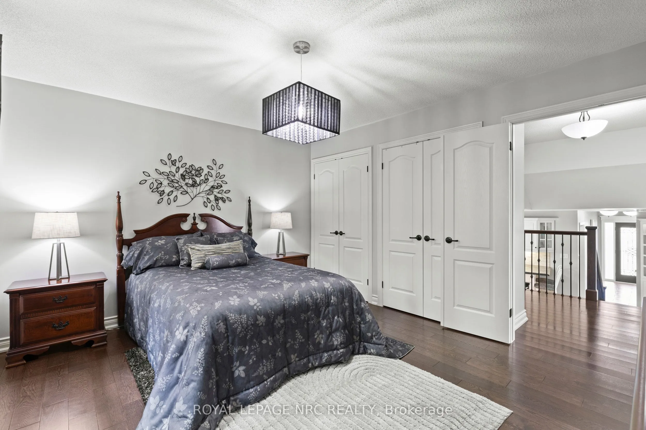7395 Lakewood Crescent