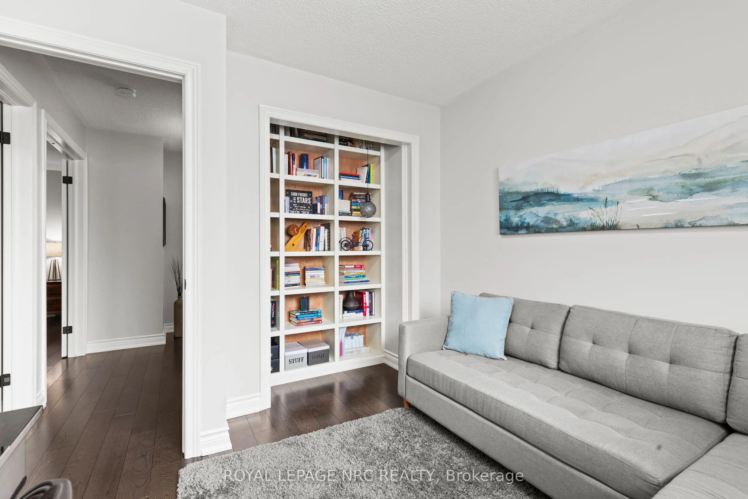 7395 Lakewood Crescent