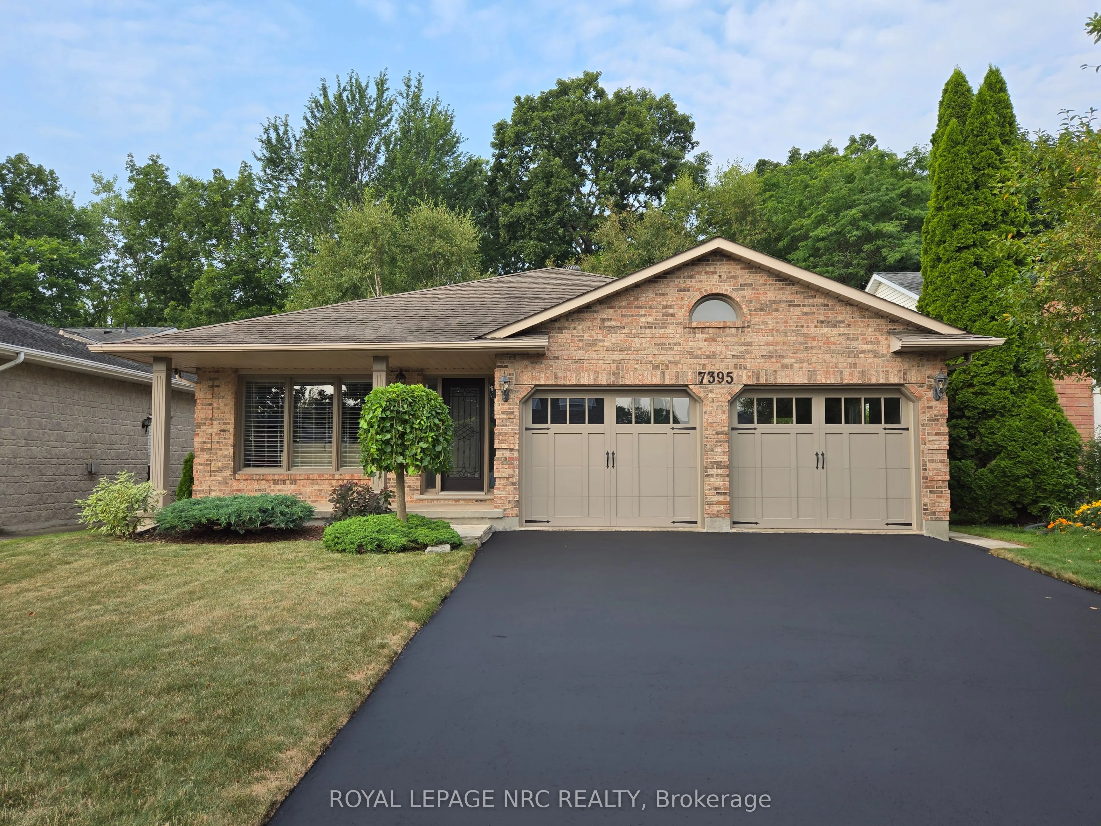 7395 Lakewood Crescent