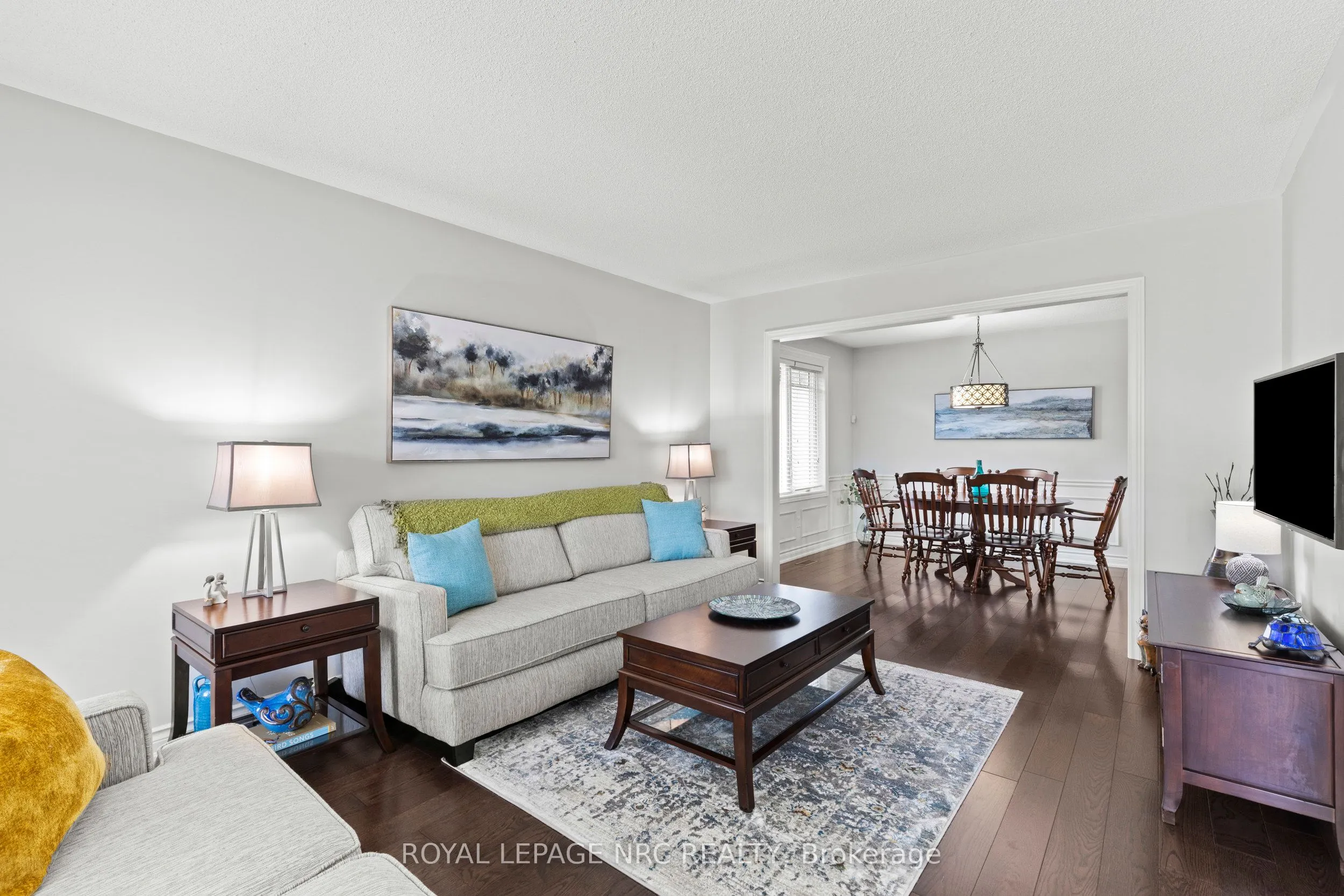 7395 Lakewood Crescent