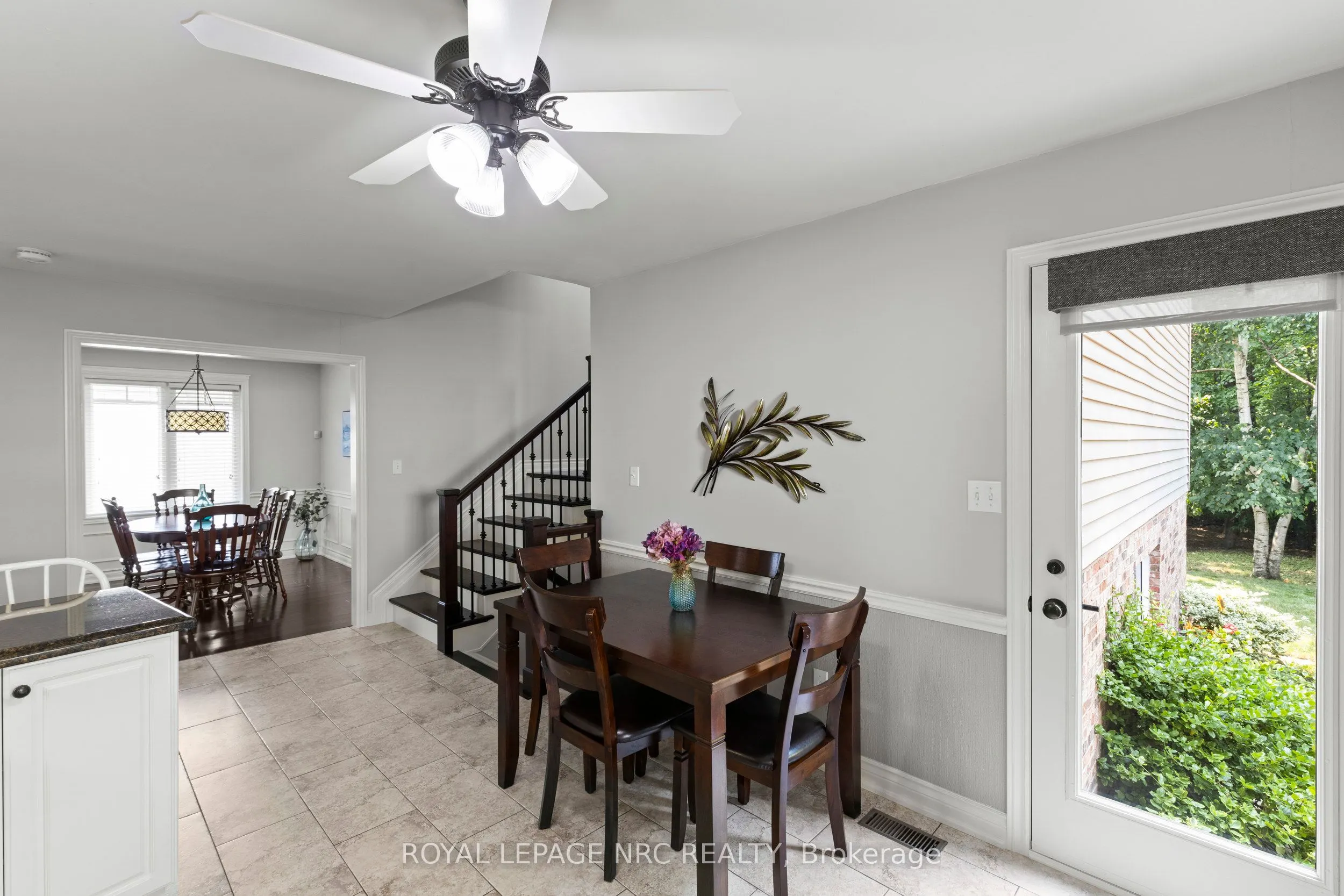 7395 Lakewood Crescent