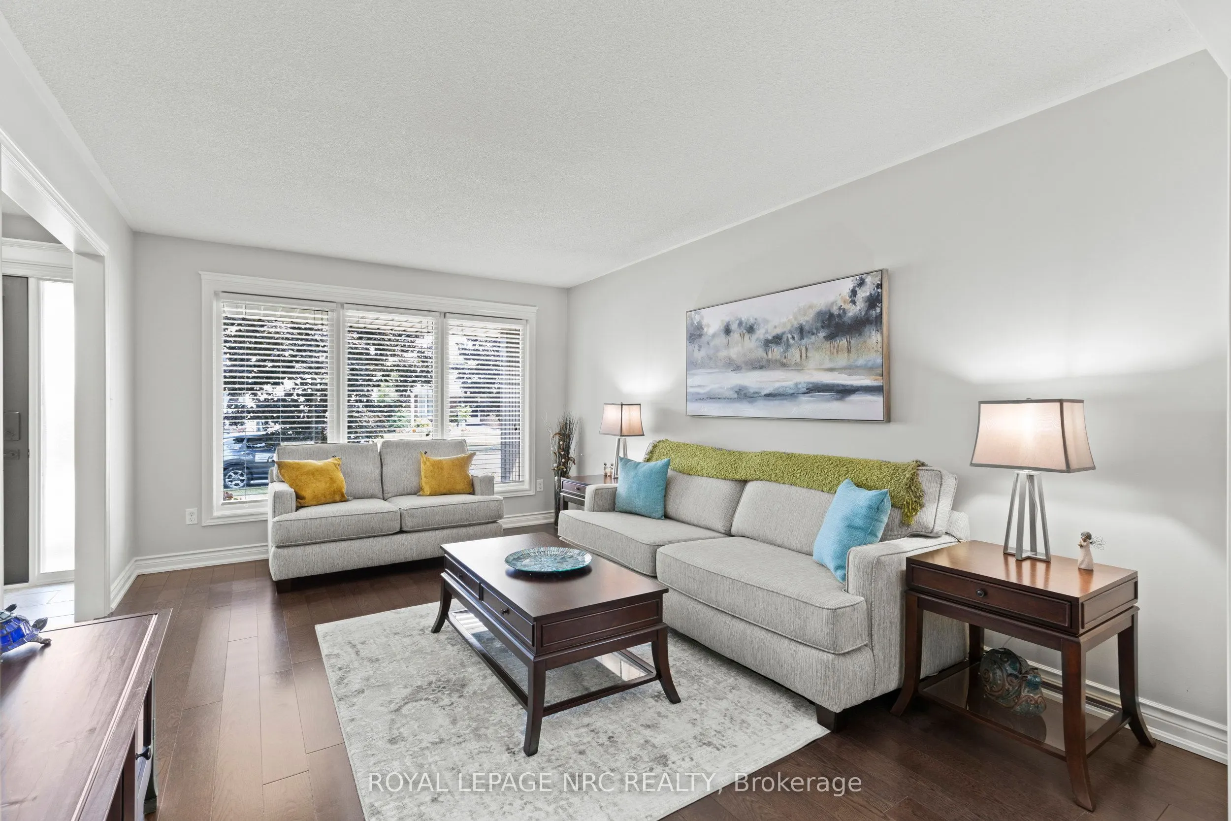 7395 Lakewood Crescent