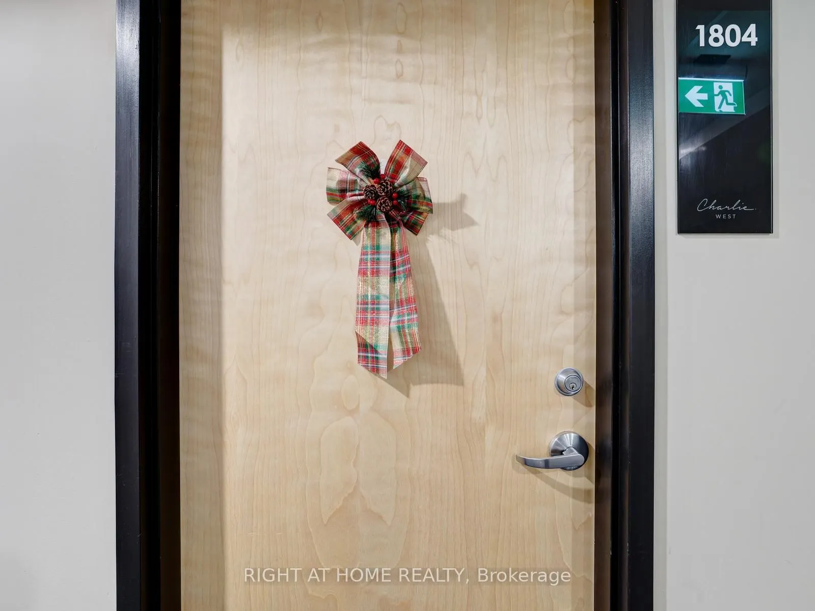 60 Charles Street W, #1804