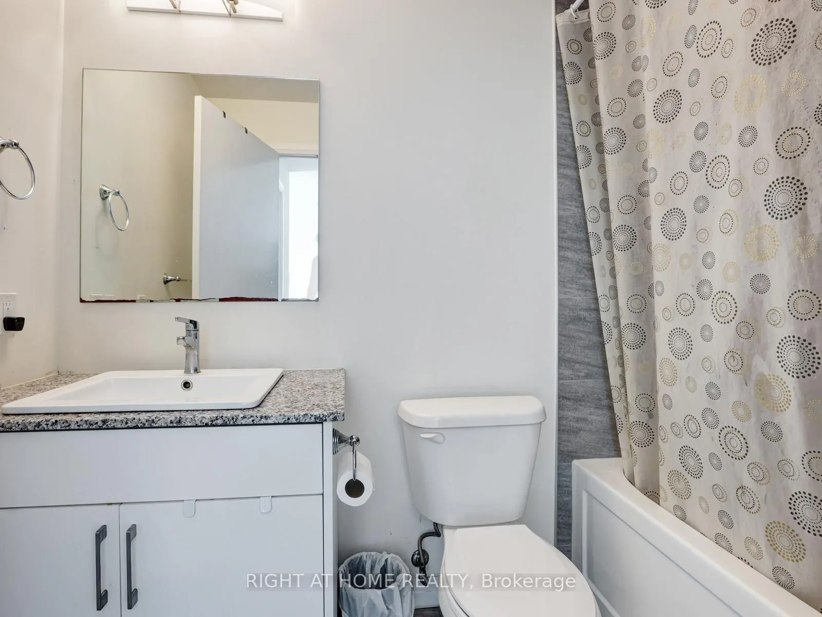 60 Charles Street W, #1804