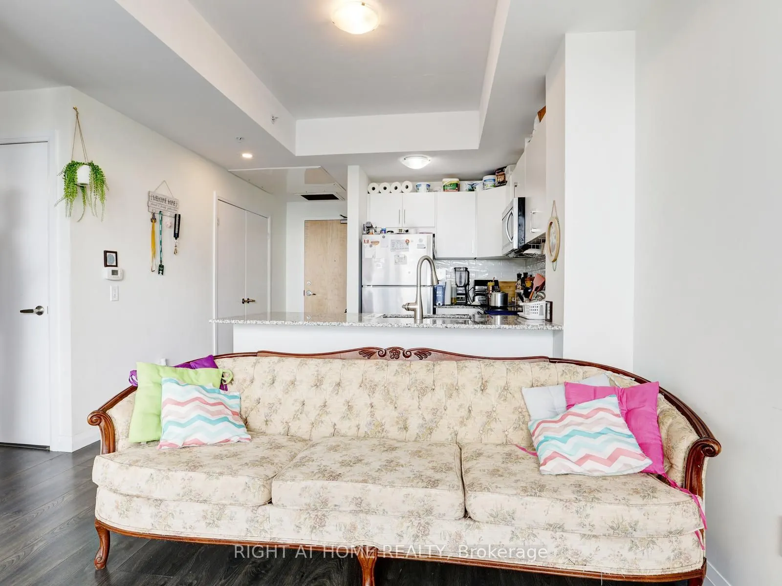 60 Charles Street W, #1804