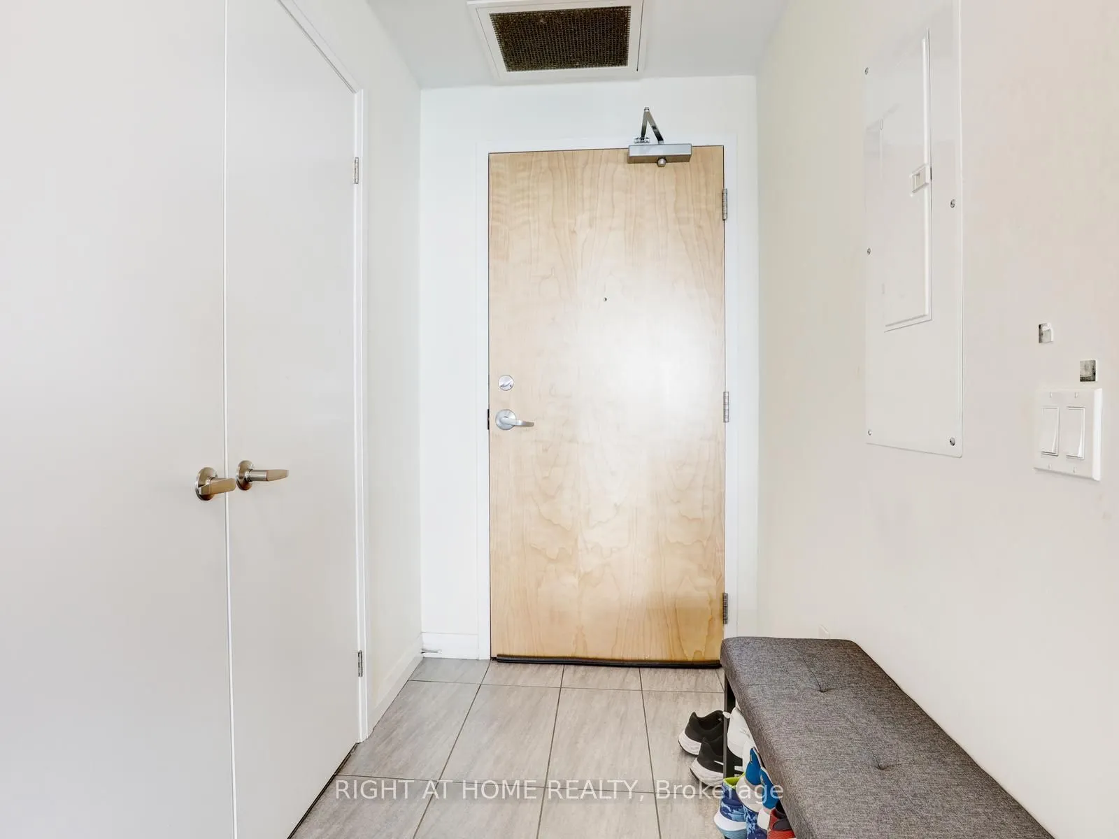 60 Charles Street W, #1804