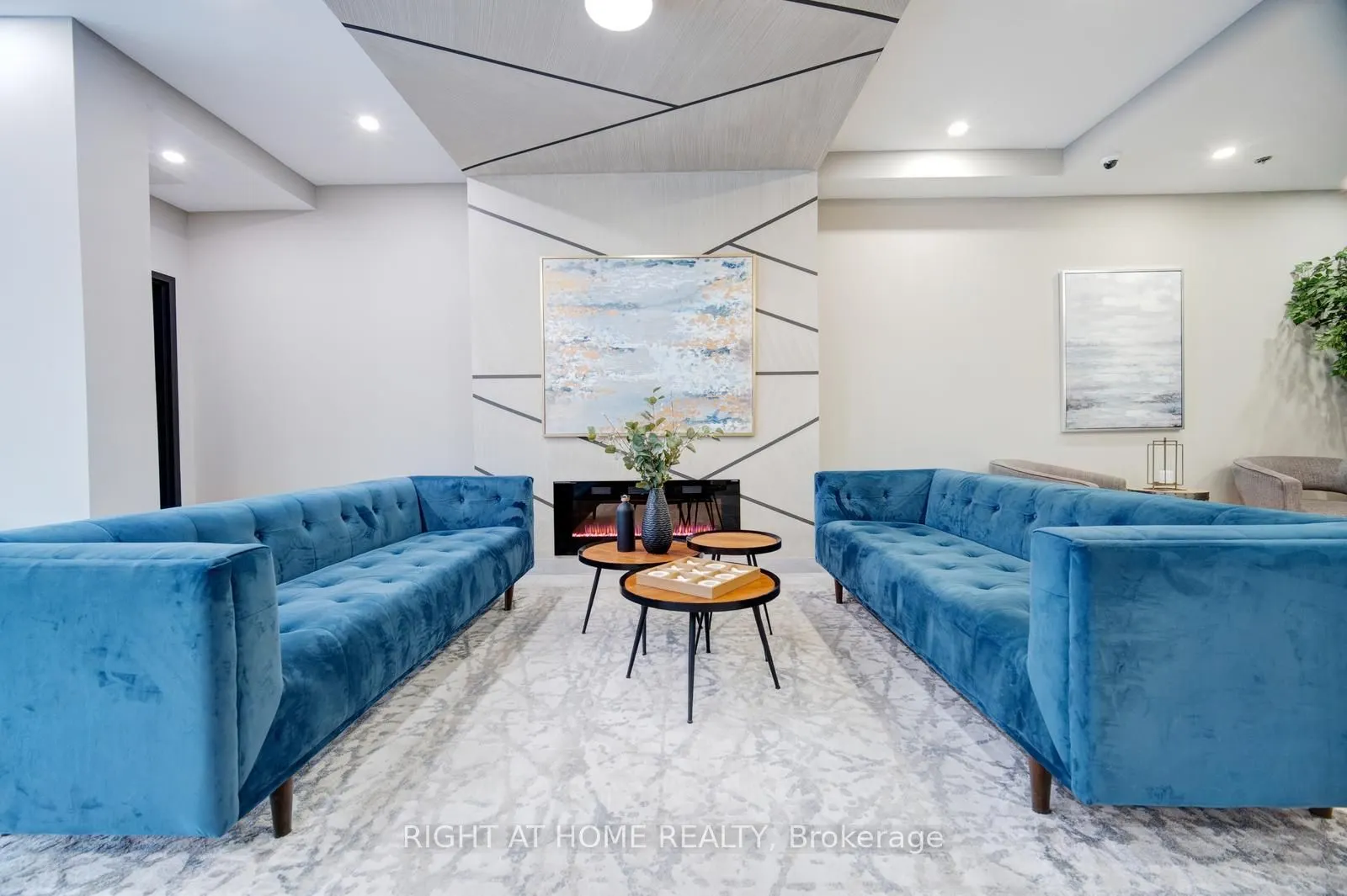 60 Charles Street W, #1804