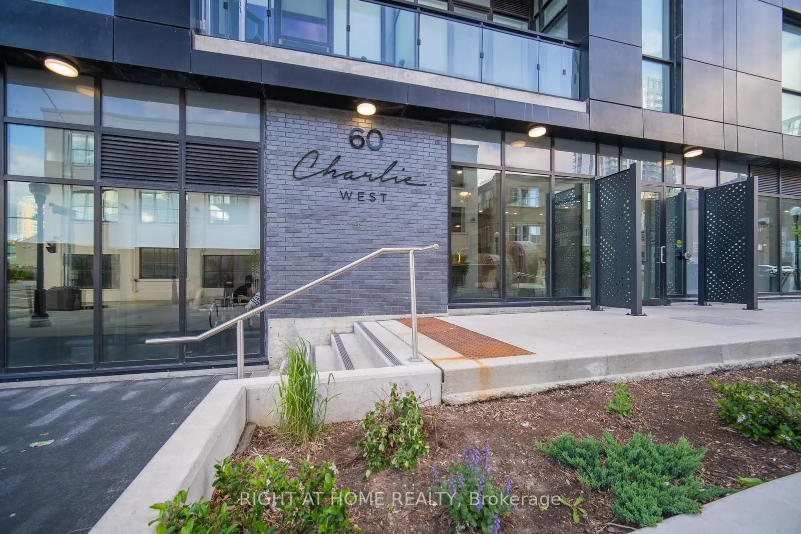 60 Charles Street W, #1804
