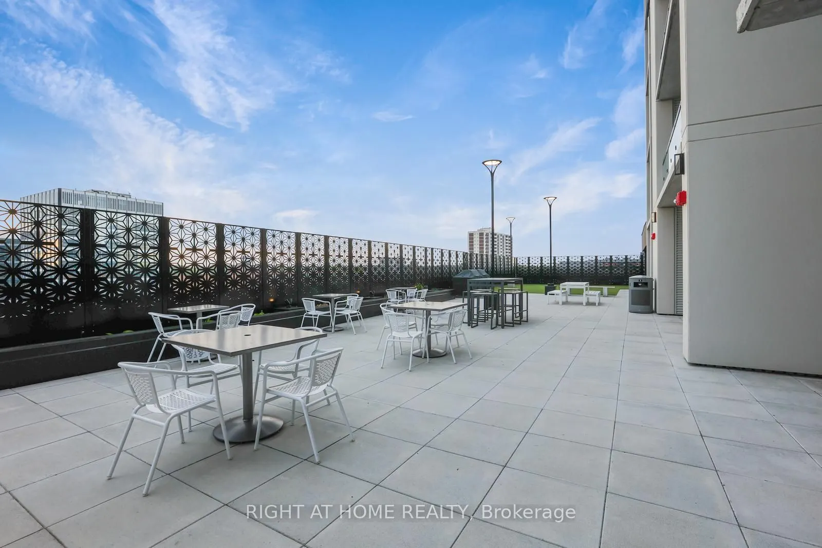 60 Charles Street W, #1804