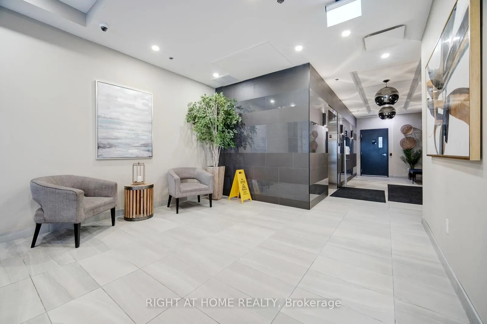 60 Charles Street W, #1804
