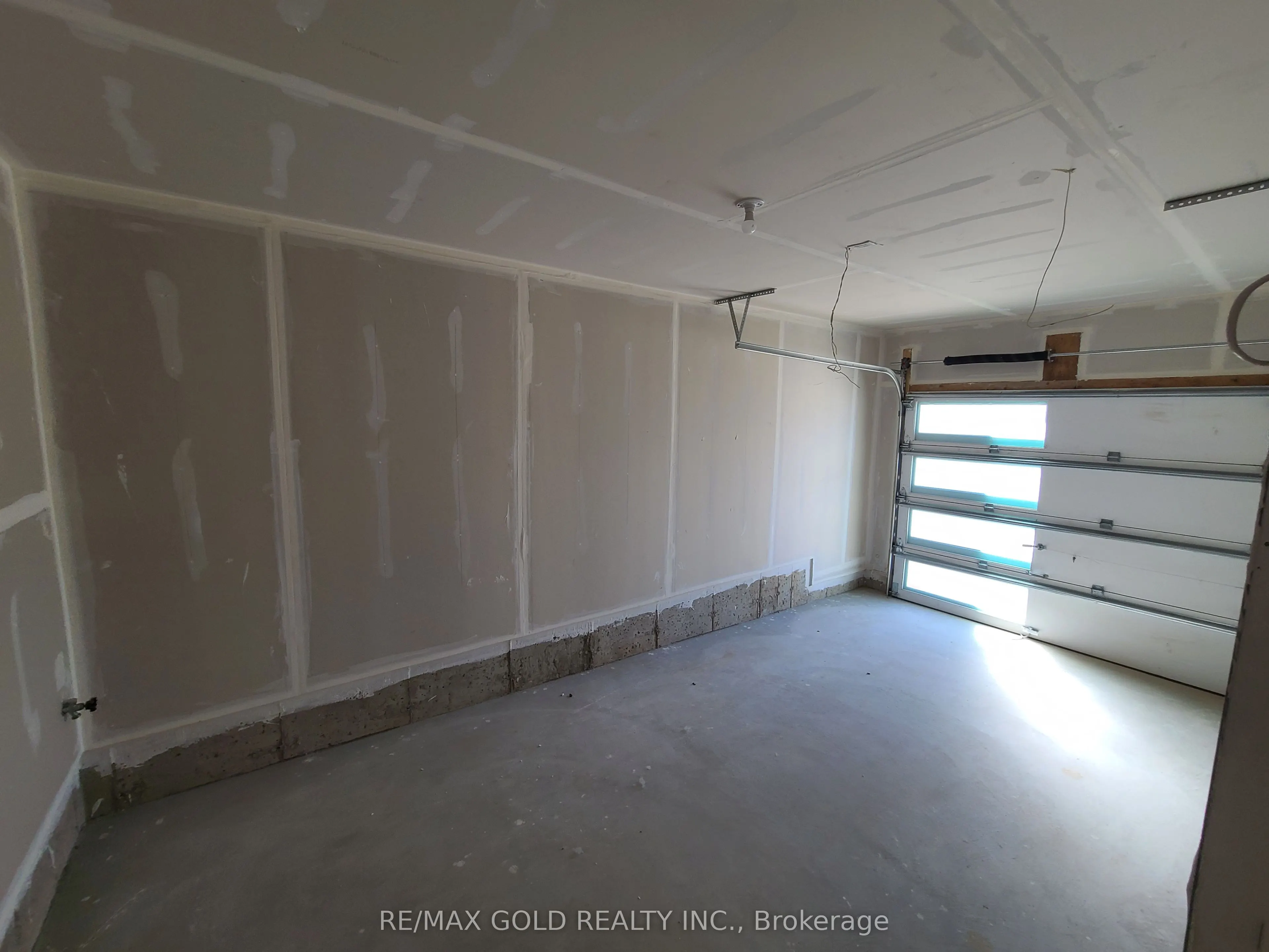 350 River Road, #28