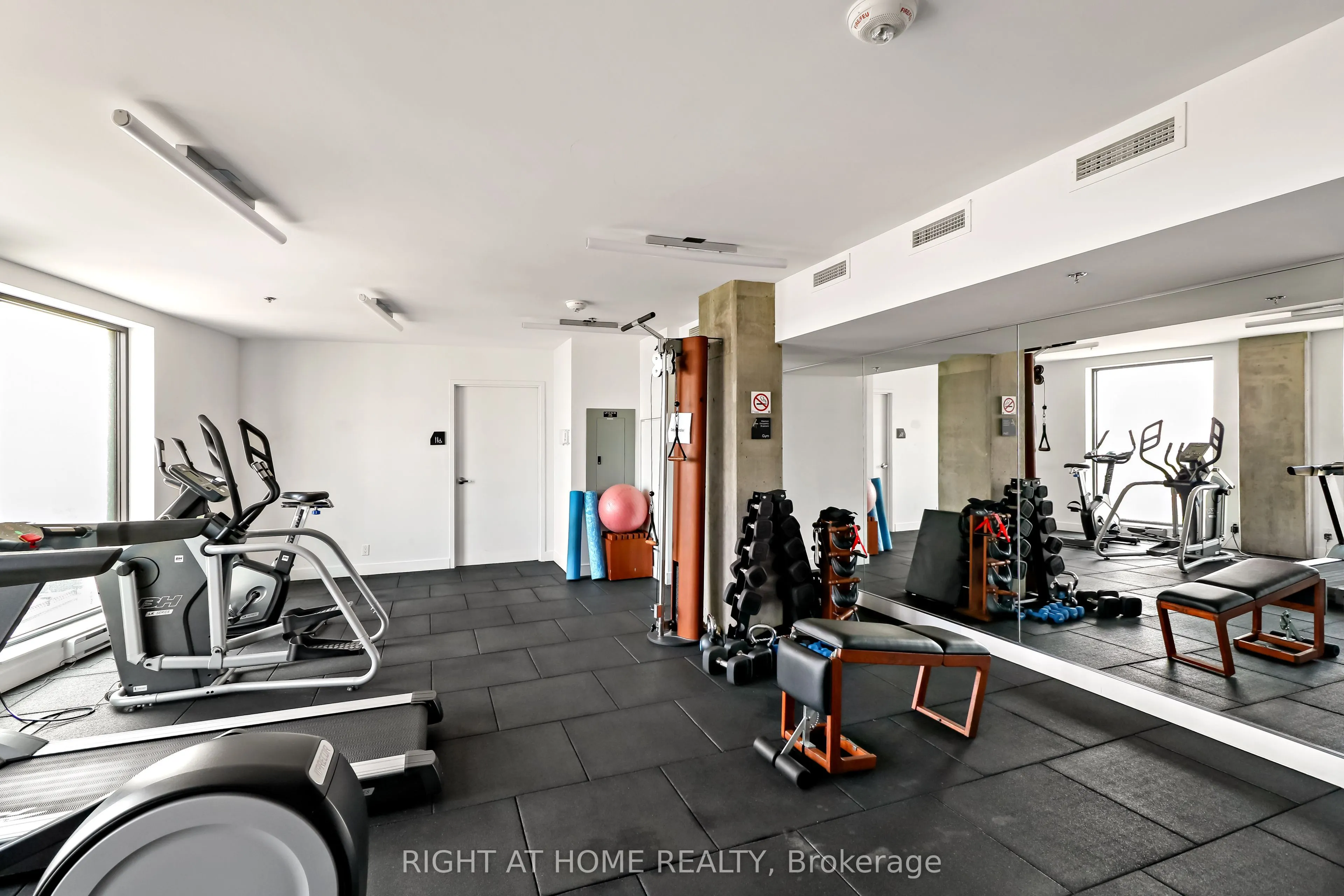 20 DALY Avenue, #2102