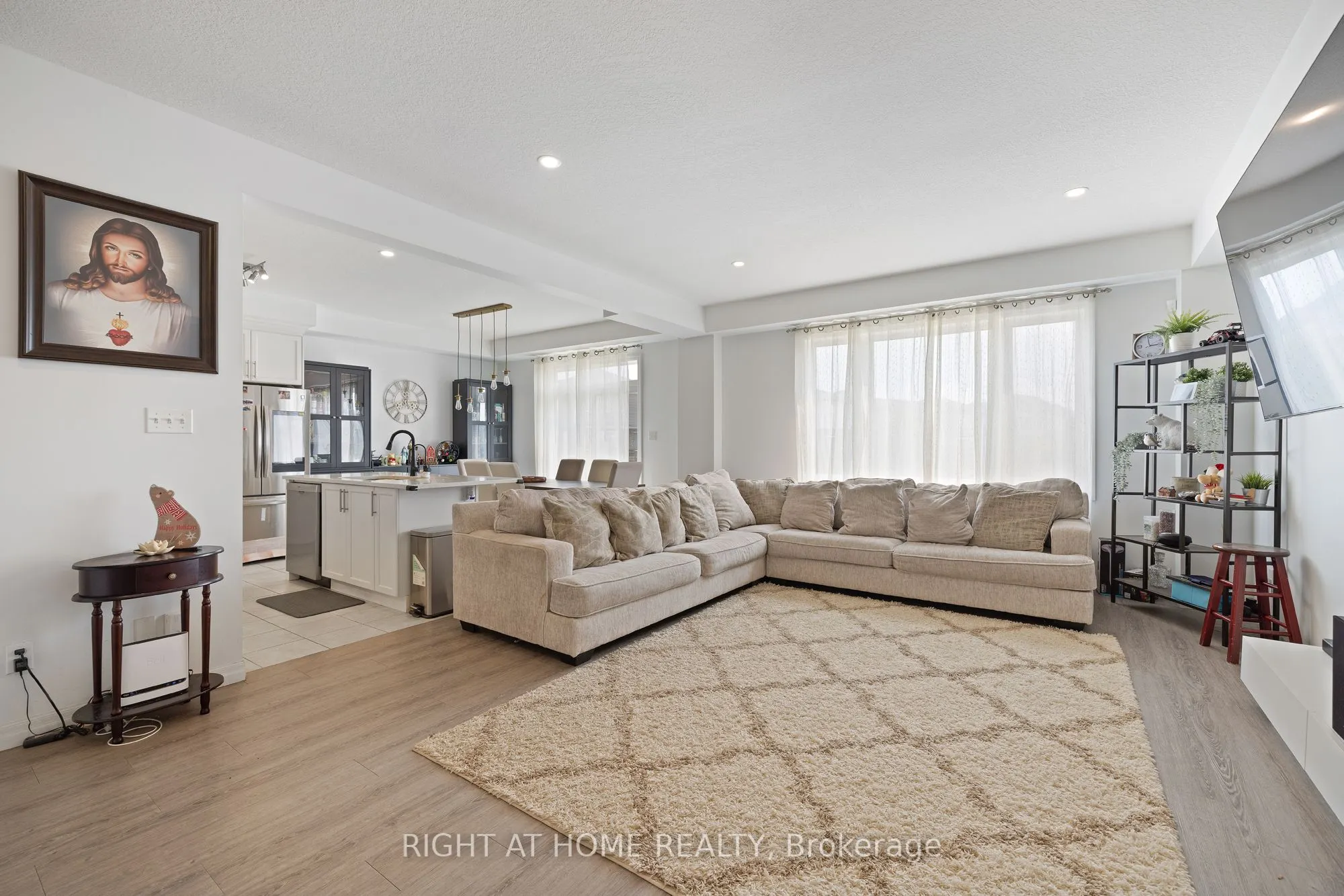 139 FREURE Drive