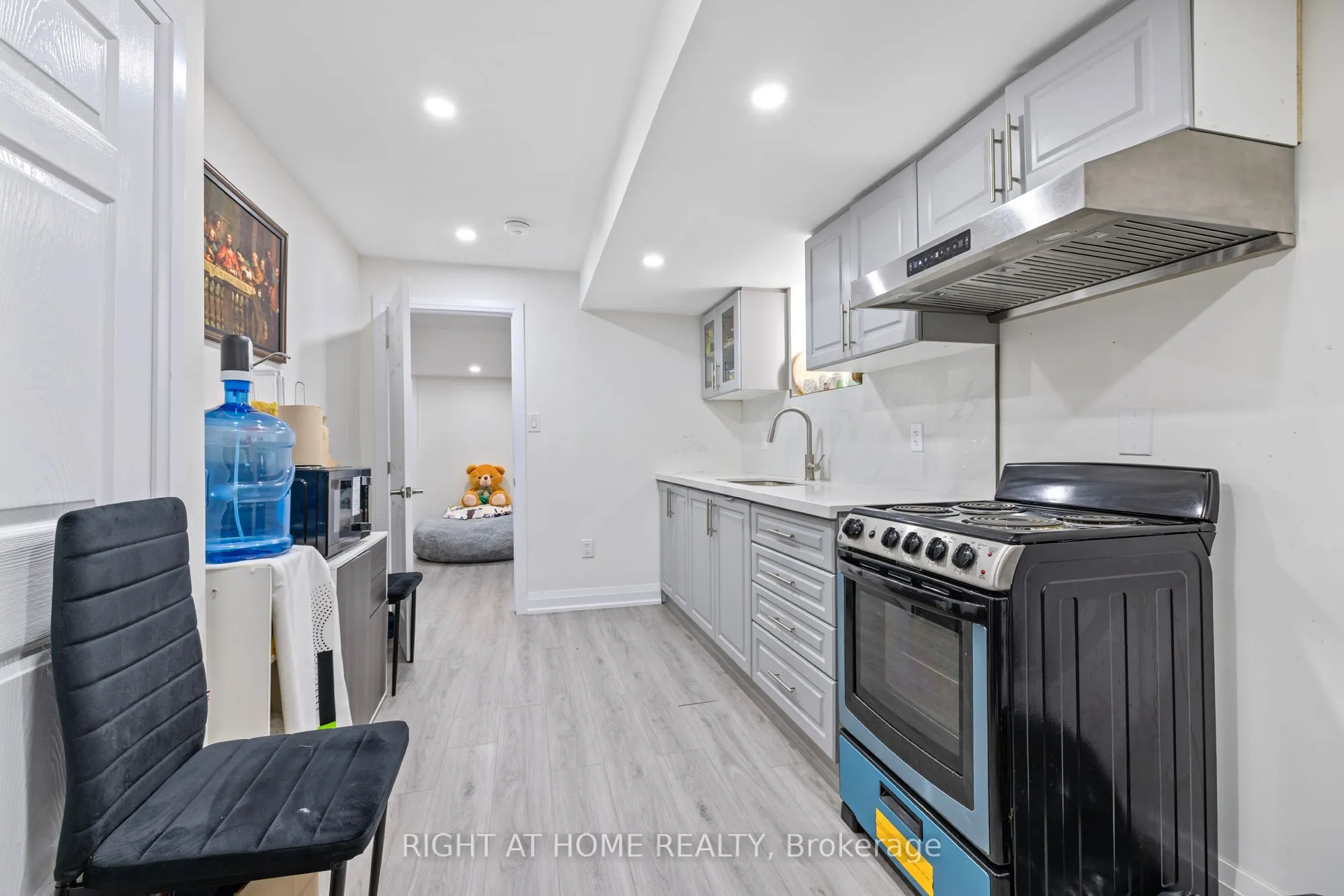 139 FREURE Drive