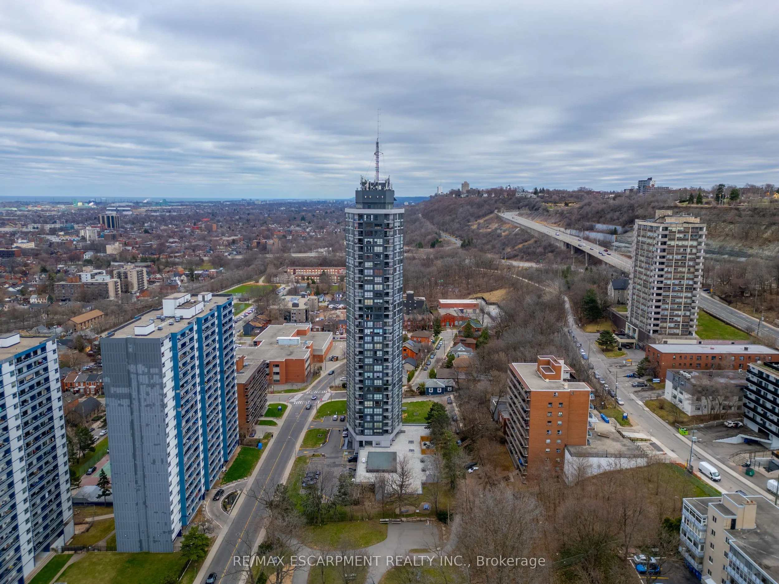 150 CHARLTON Avenue E, #3308