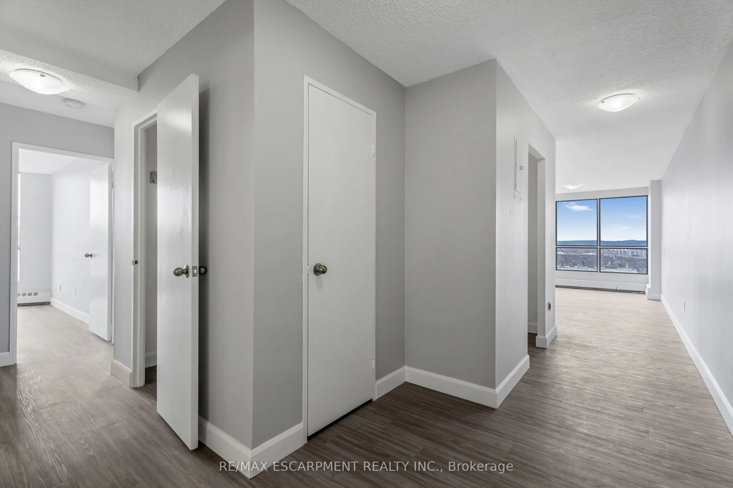 150 CHARLTON Avenue E, #3308